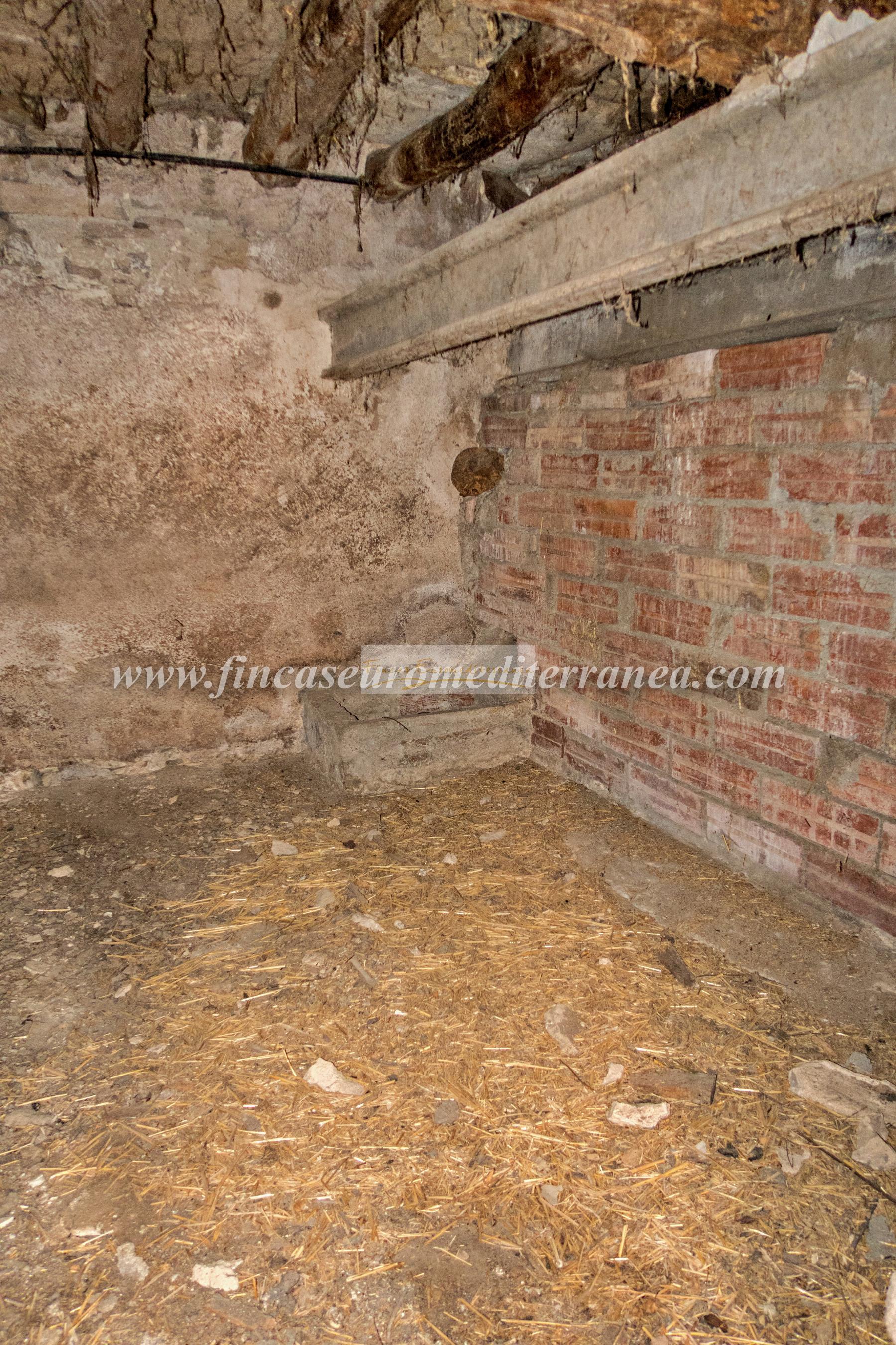 For sale of house in Montmaneu