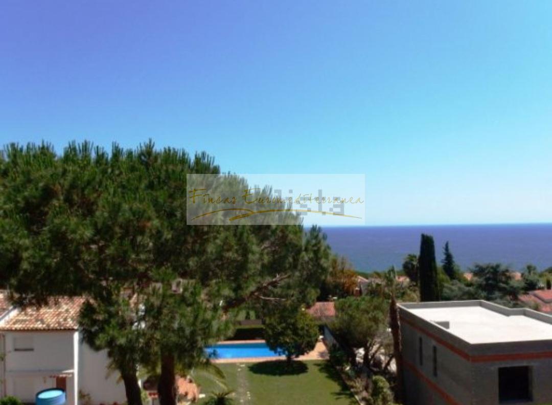 For sale of chalet in Blanes