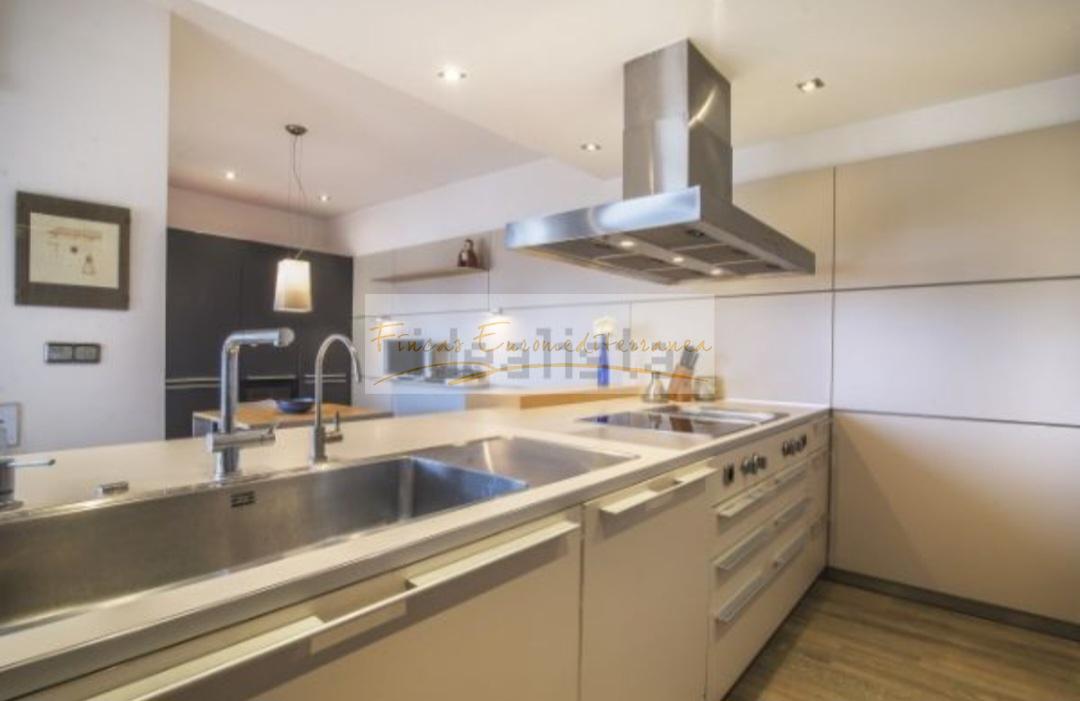 For sale of chalet in Blanes