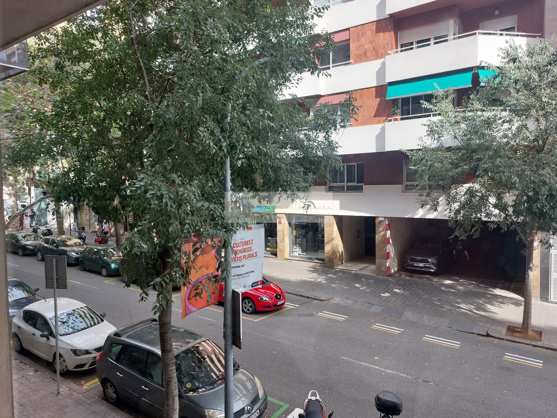 For sale of apartment in Barcelona