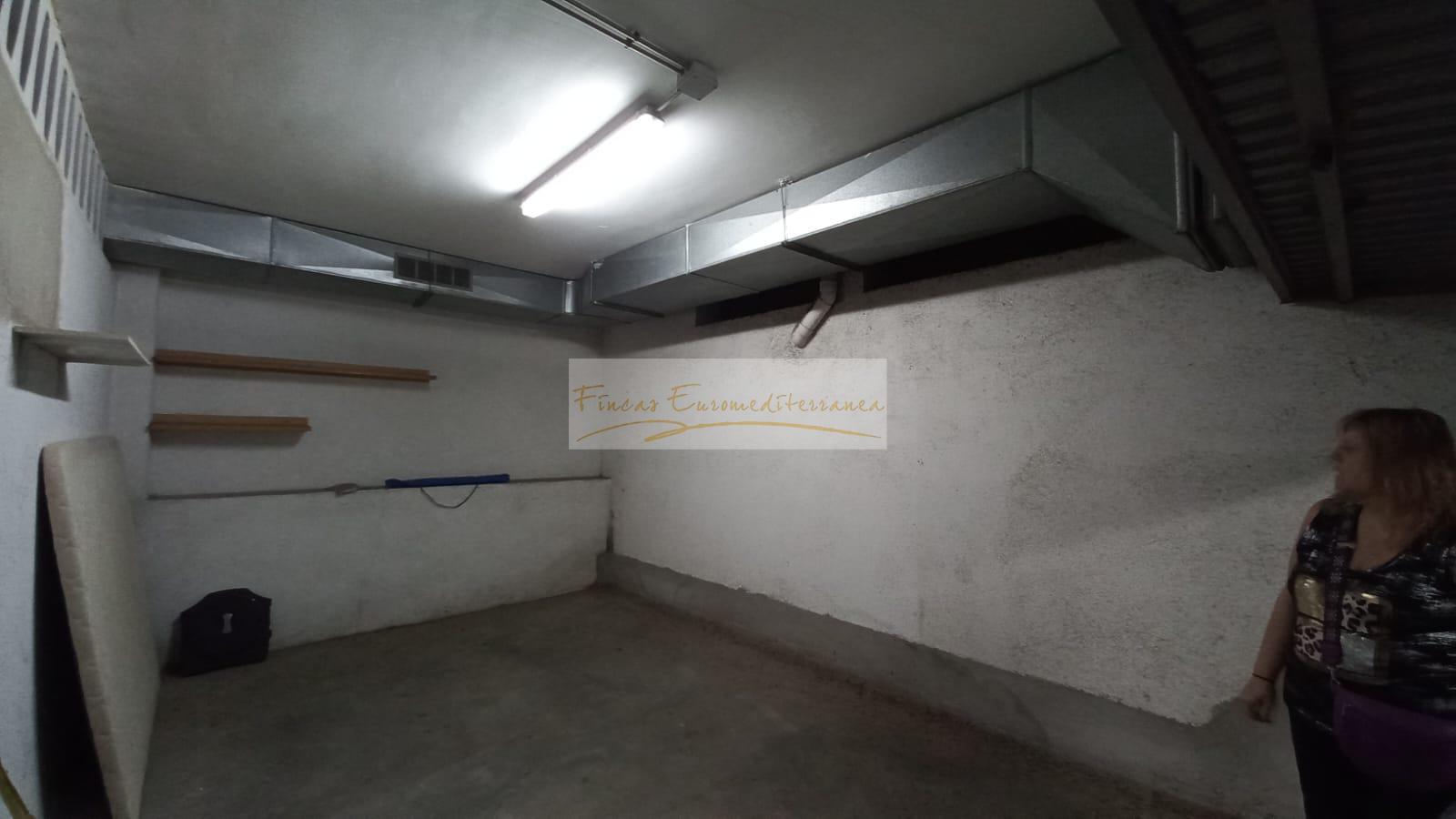 For sale of garage in Blanes