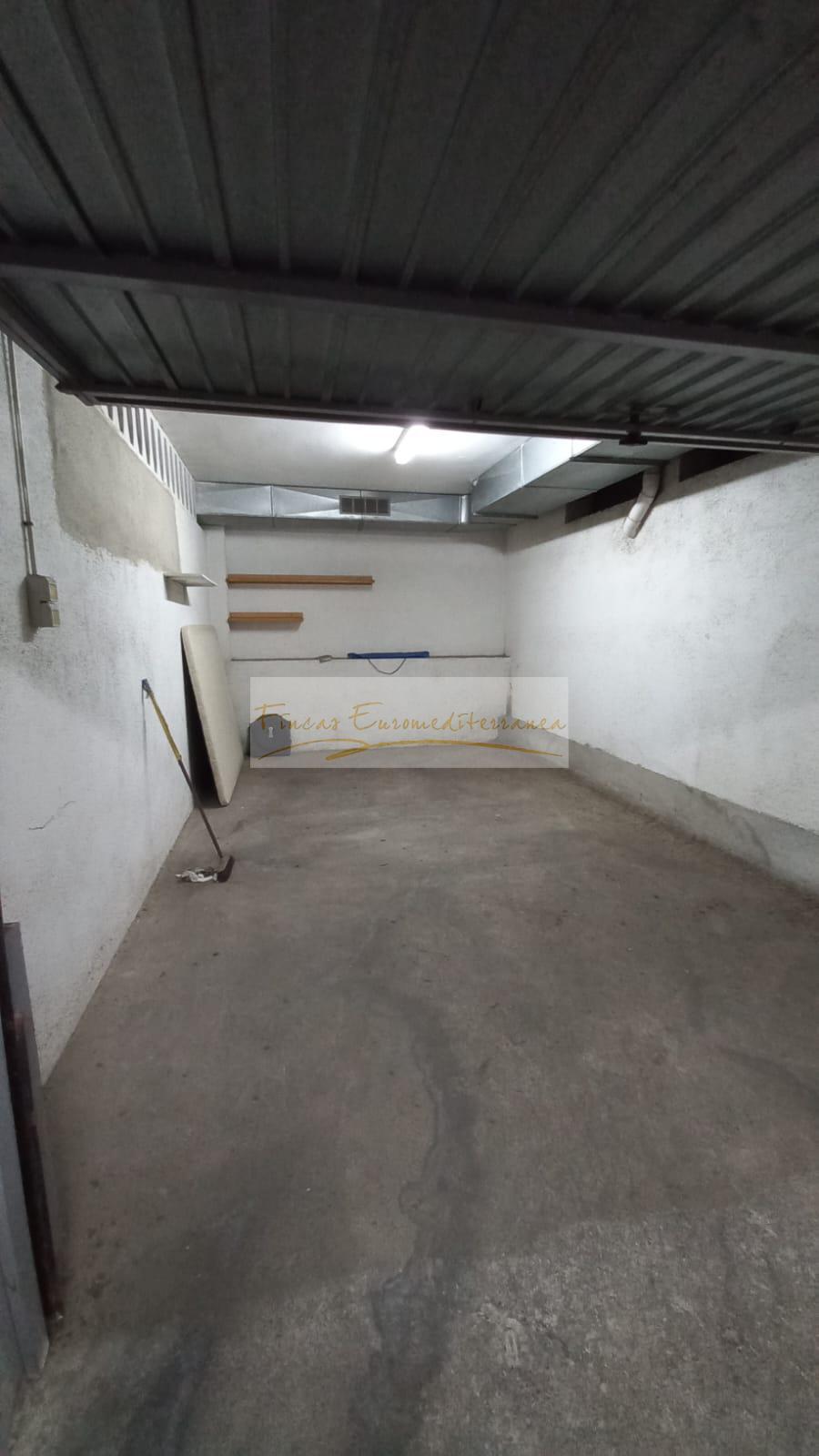 For sale of garage in Blanes