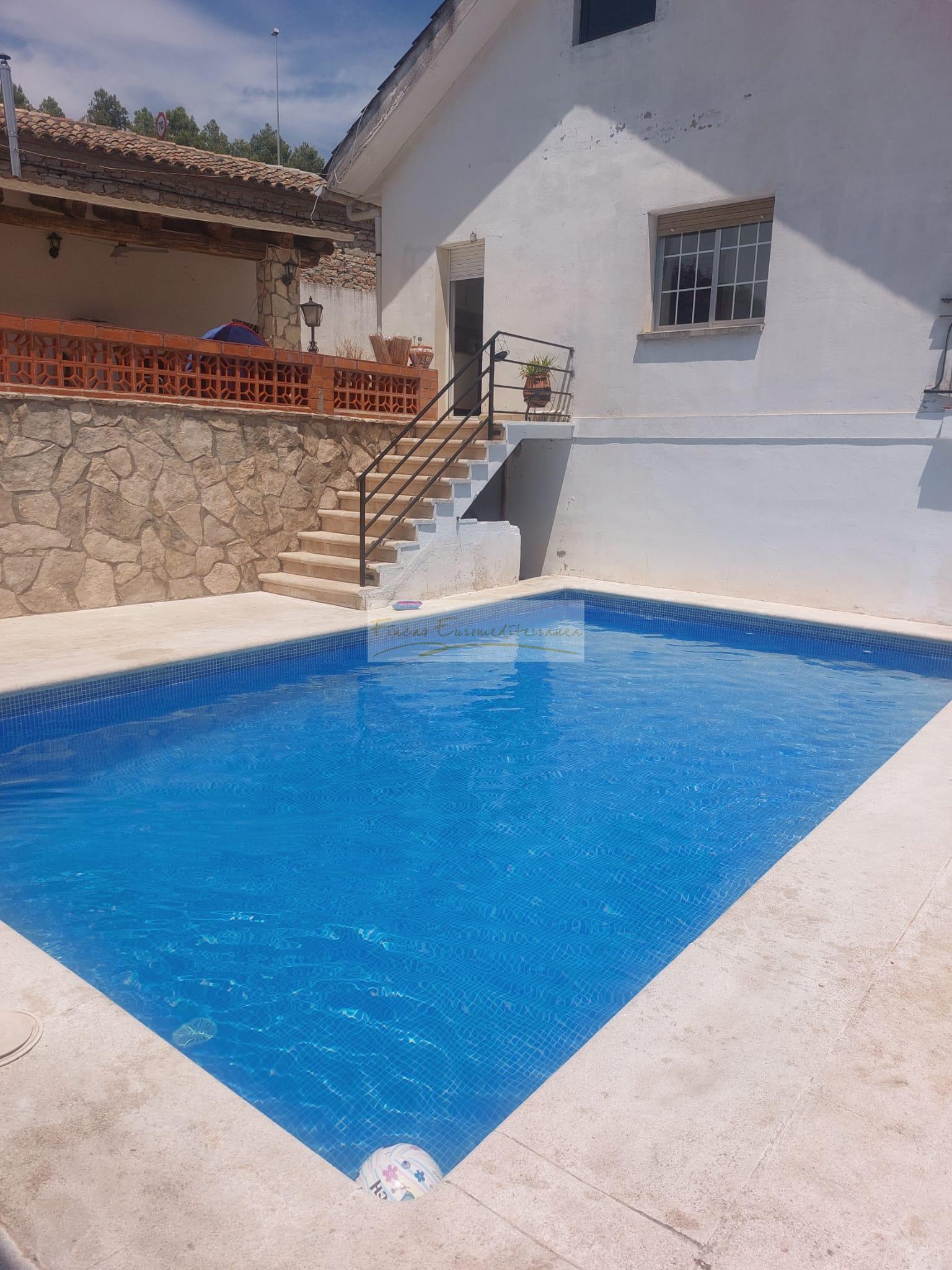For sale of house in Argençola