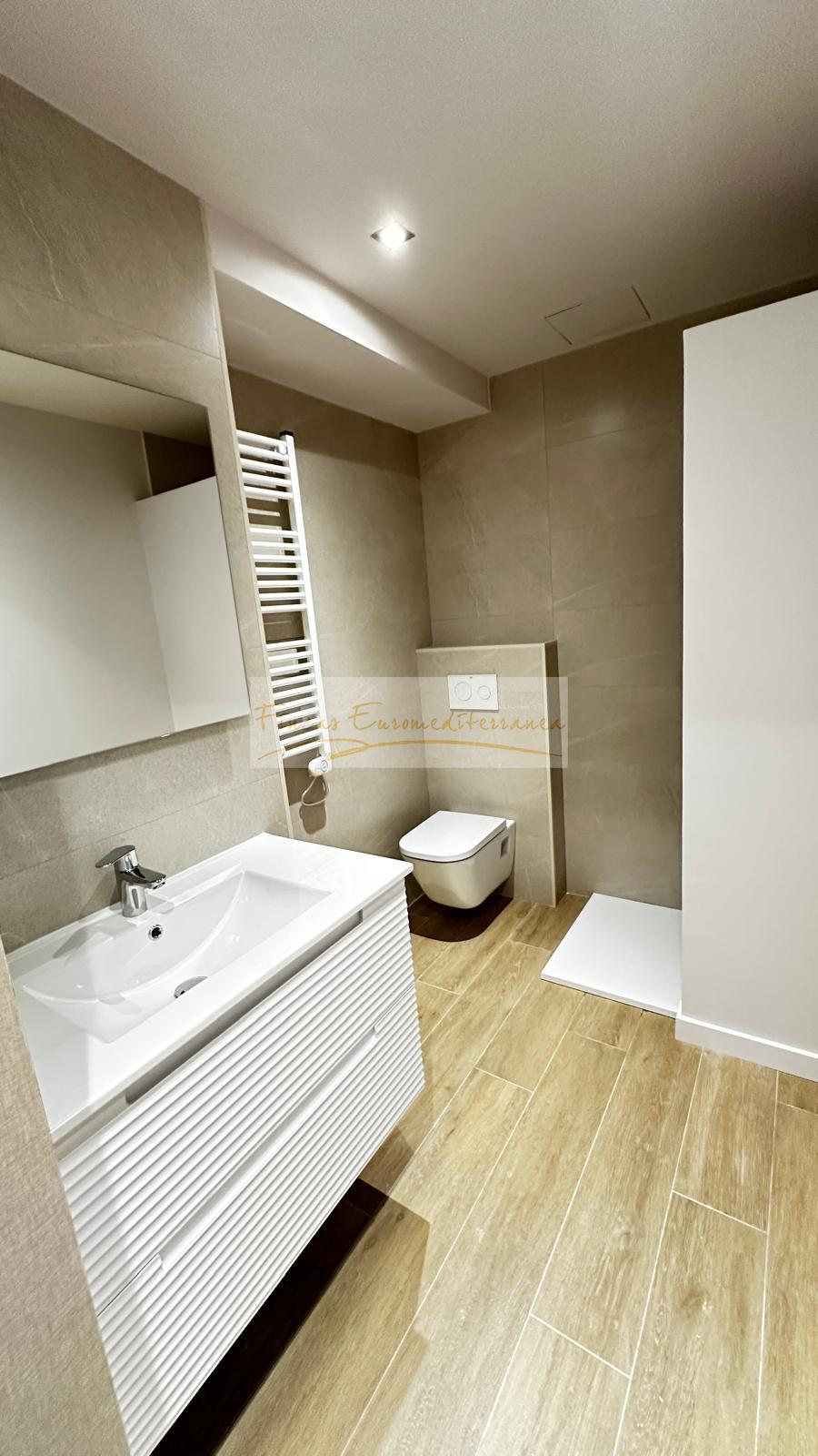 For sale of apartment in Barcelona