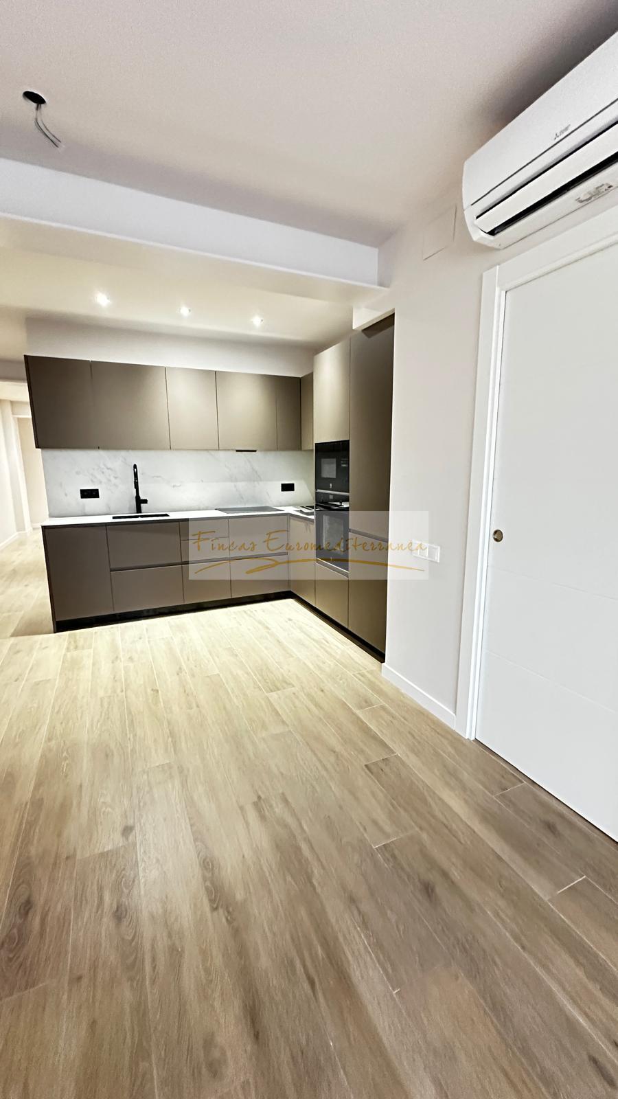 For sale of apartment in Barcelona