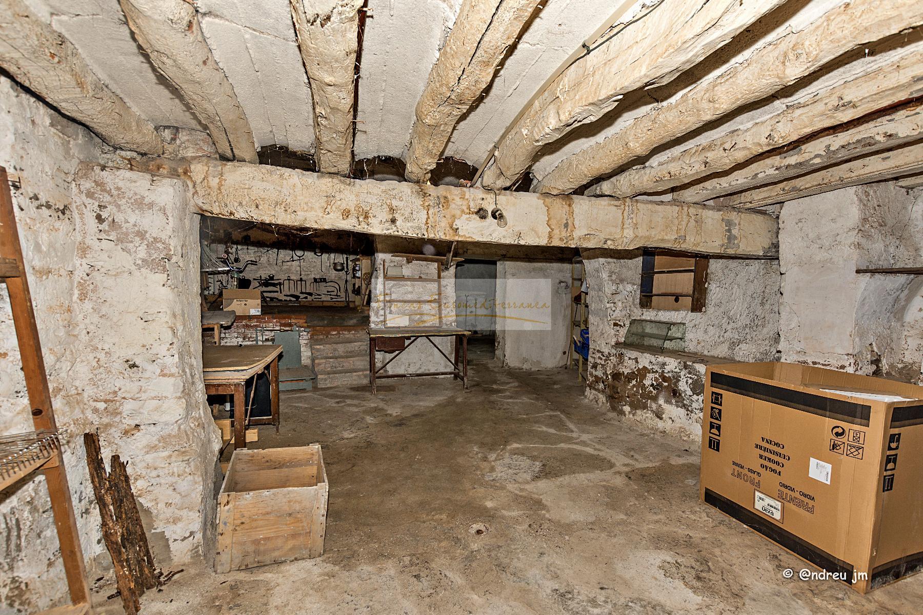 For sale of house in Montmaneu