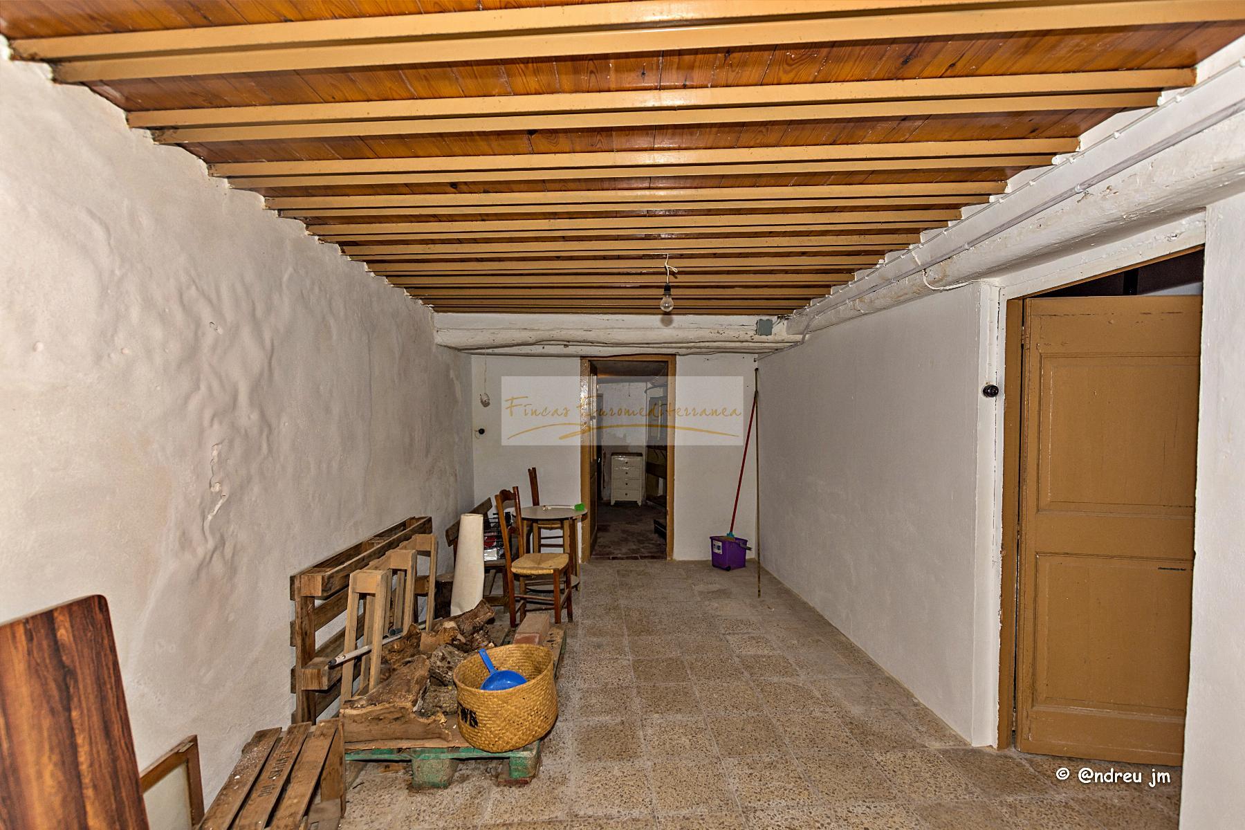 For sale of house in Montmaneu