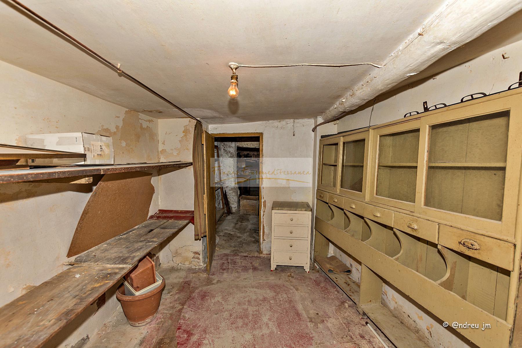 For sale of house in Montmaneu