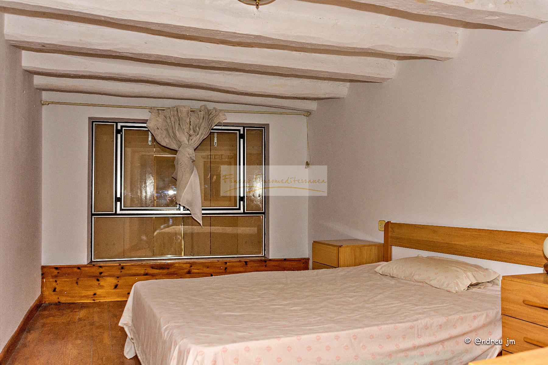 For sale of house in Montmaneu