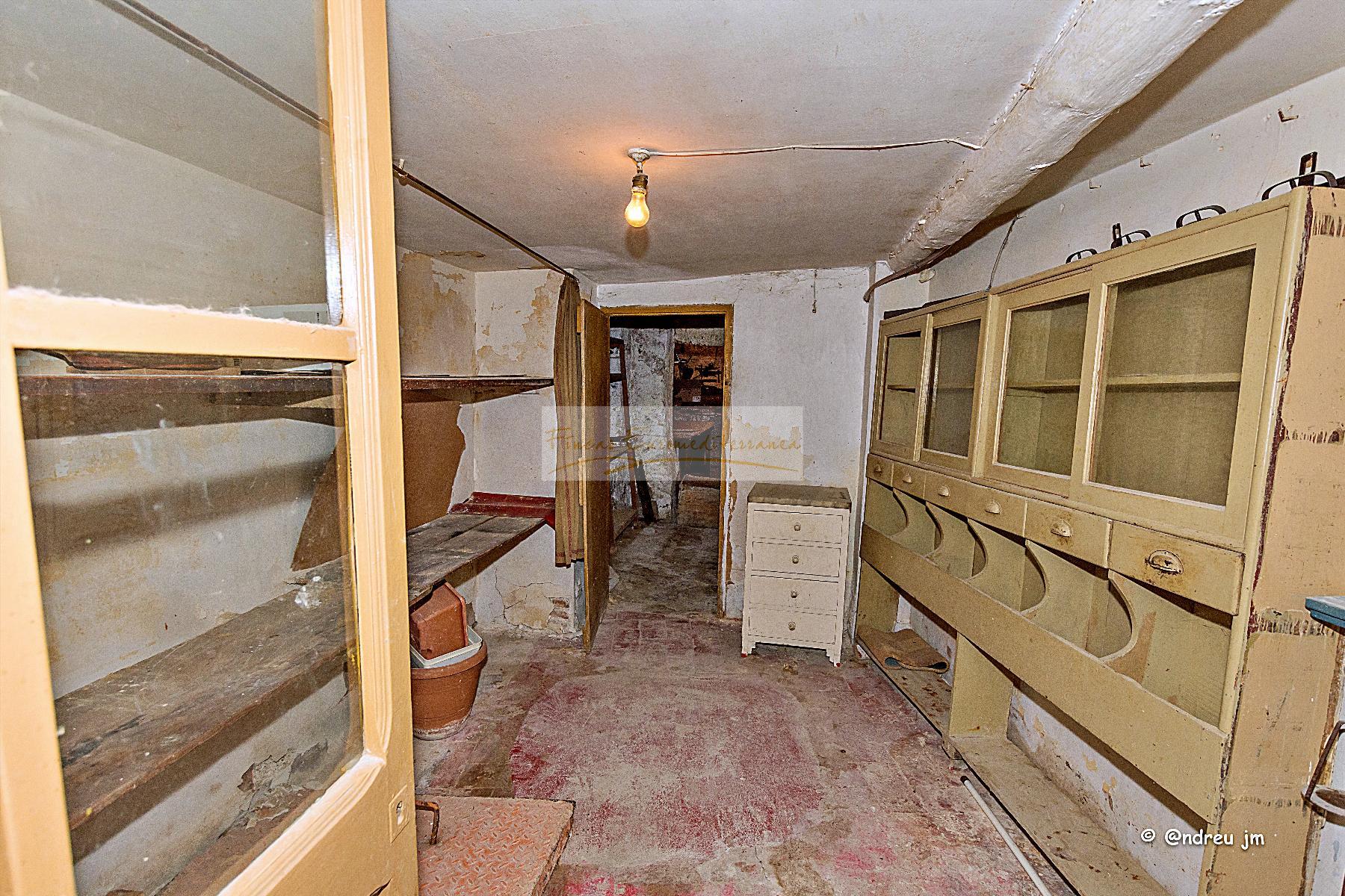 For sale of house in Montmaneu