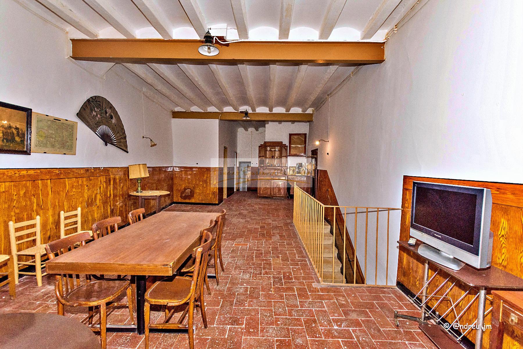 For sale of house in Montmaneu