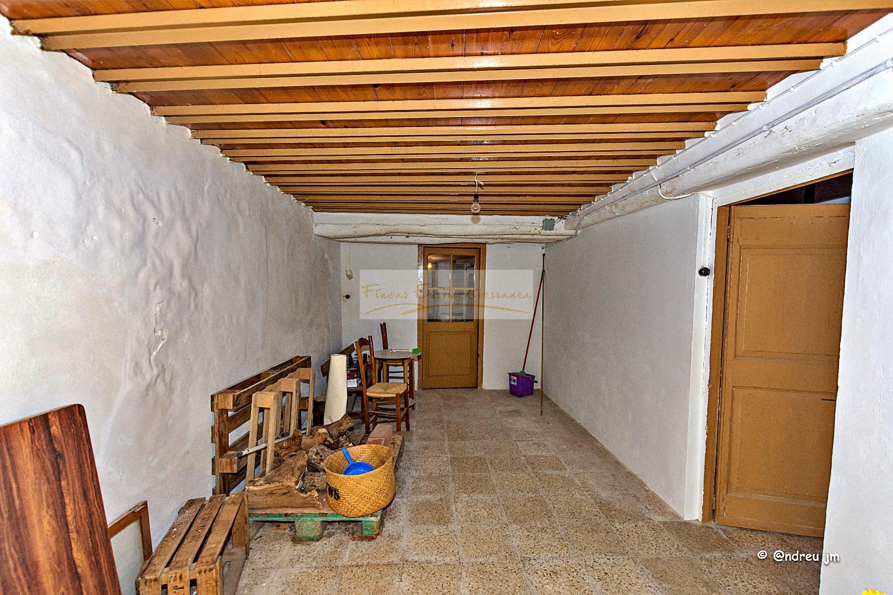 For sale of house in Montmaneu