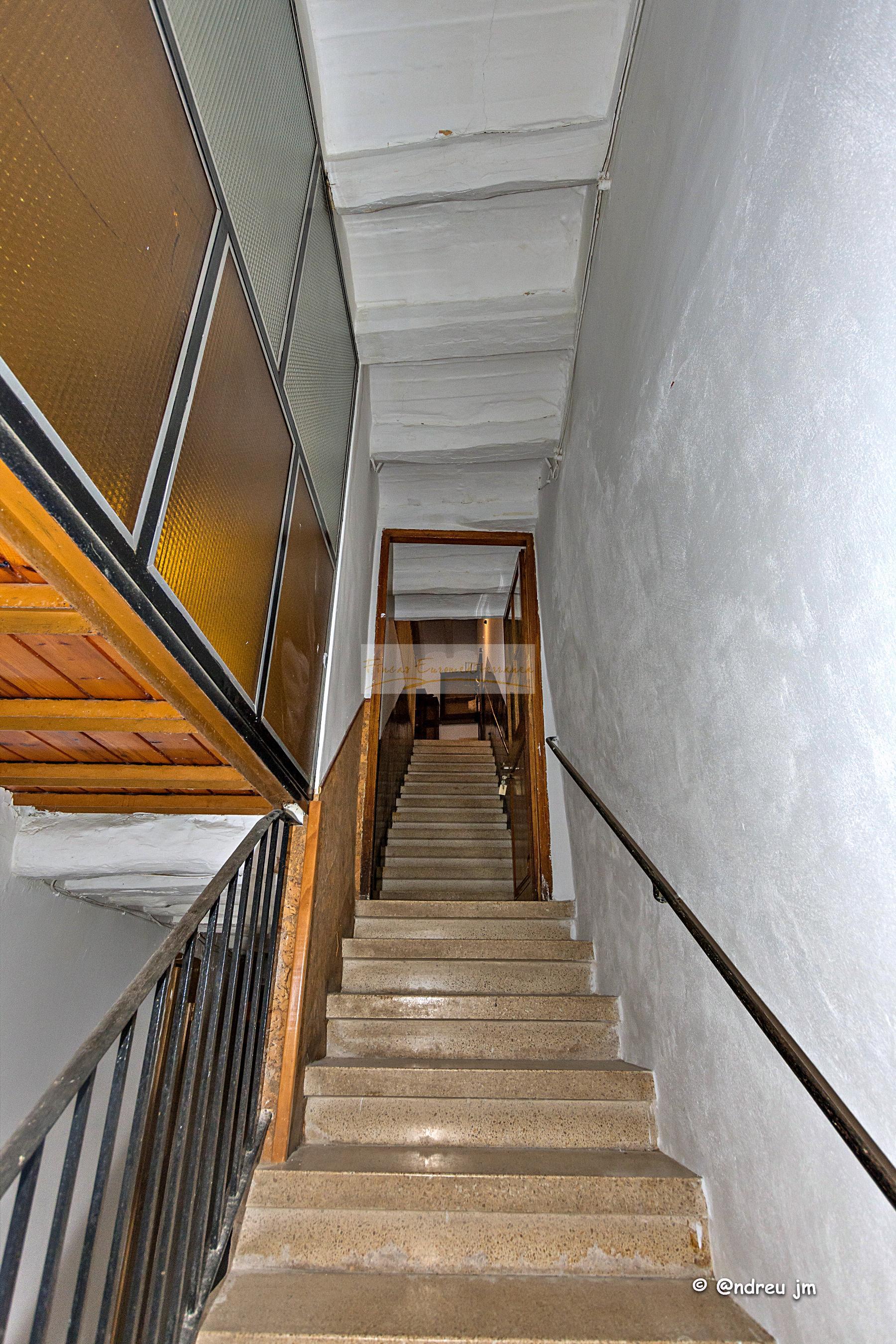 For sale of house in Montmaneu