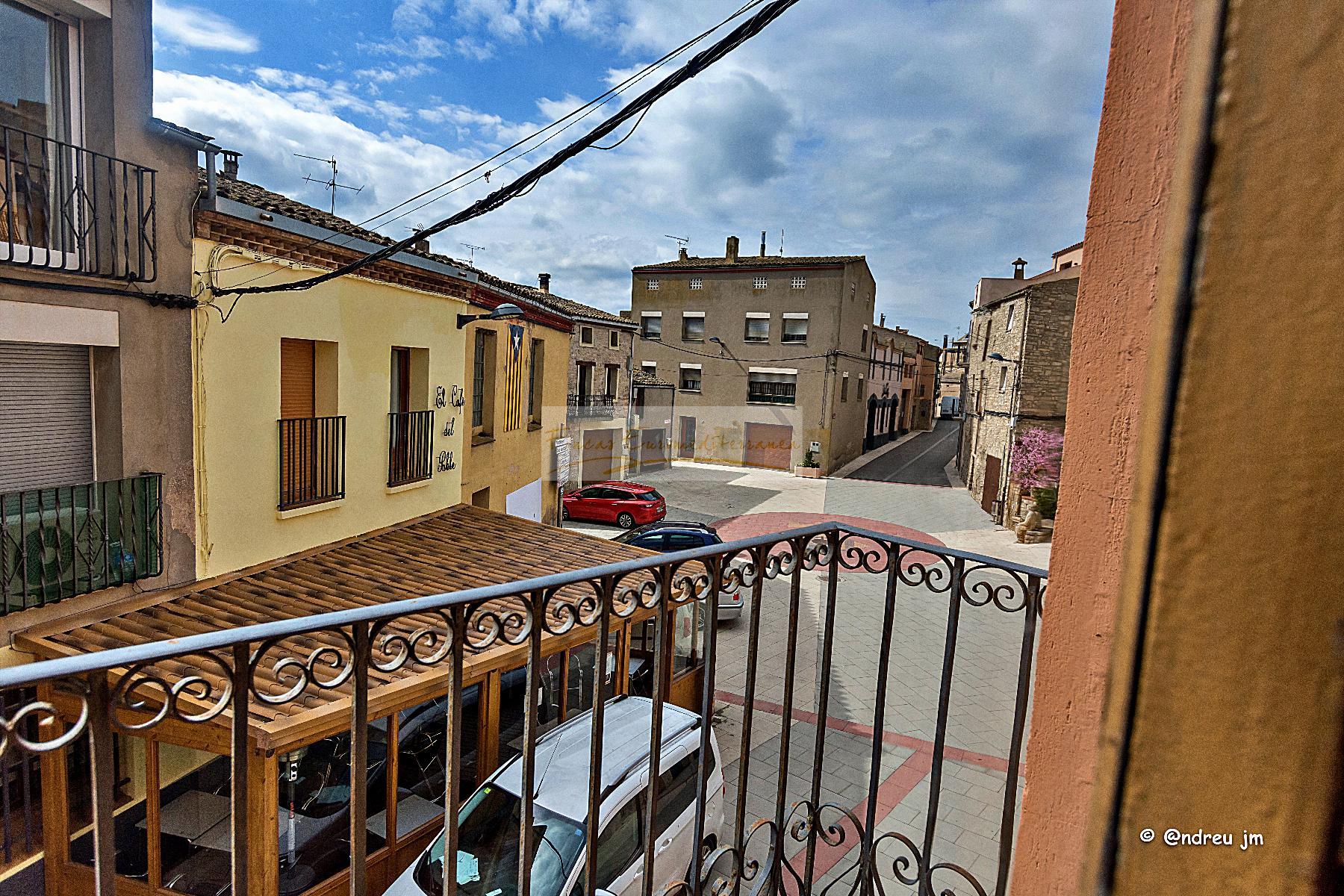 For sale of house in Montmaneu