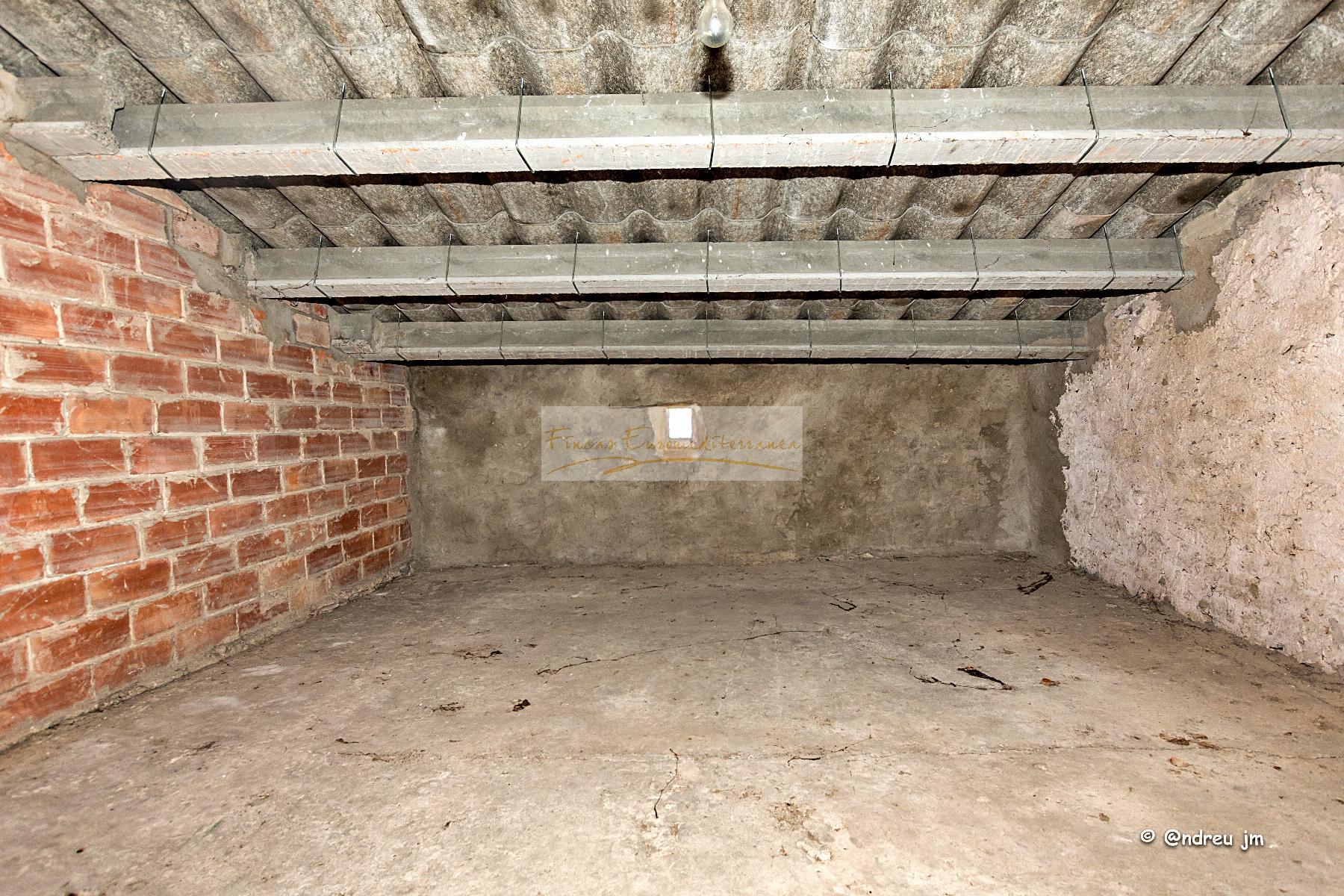 For sale of house in Montmaneu