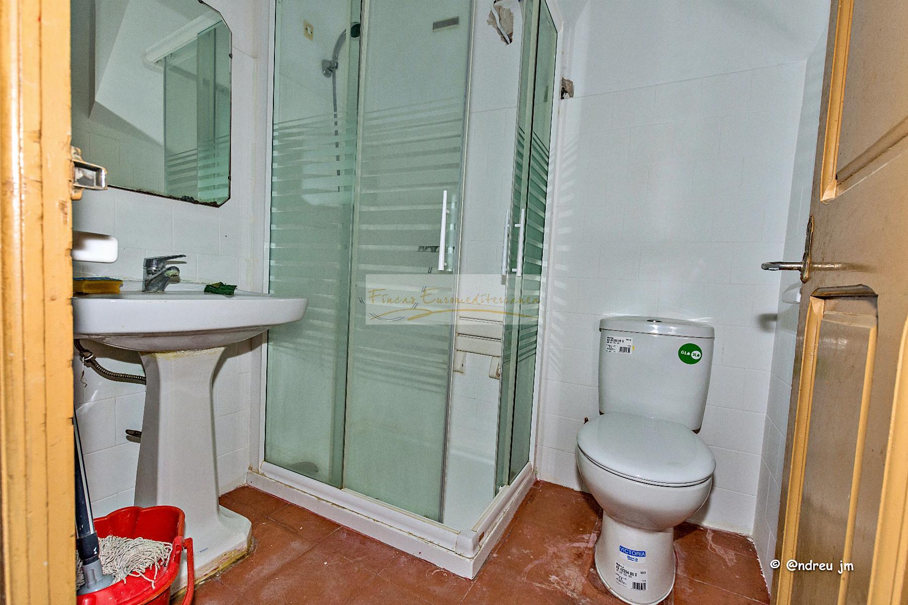 For sale of house in Montmaneu