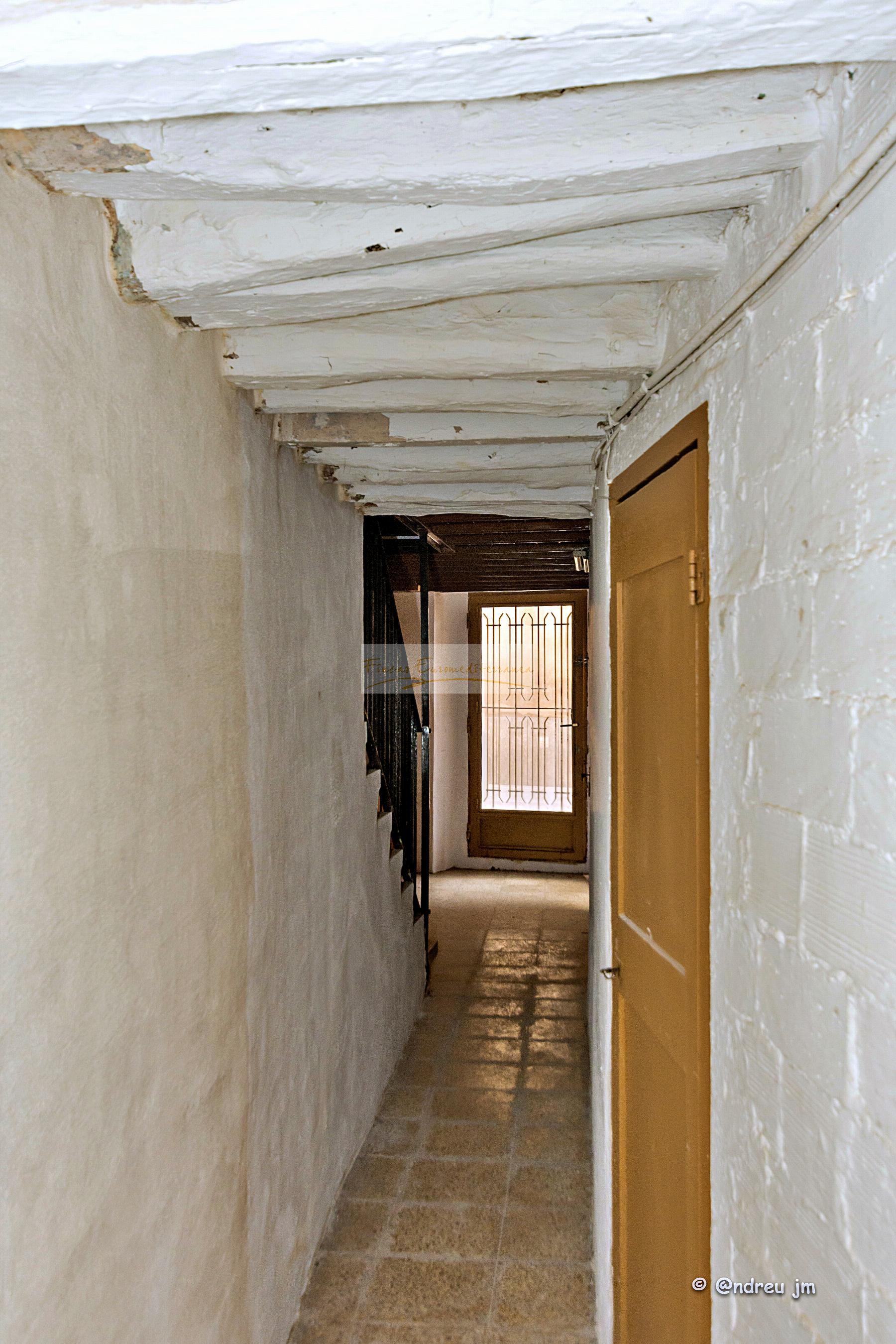 For sale of house in Montmaneu