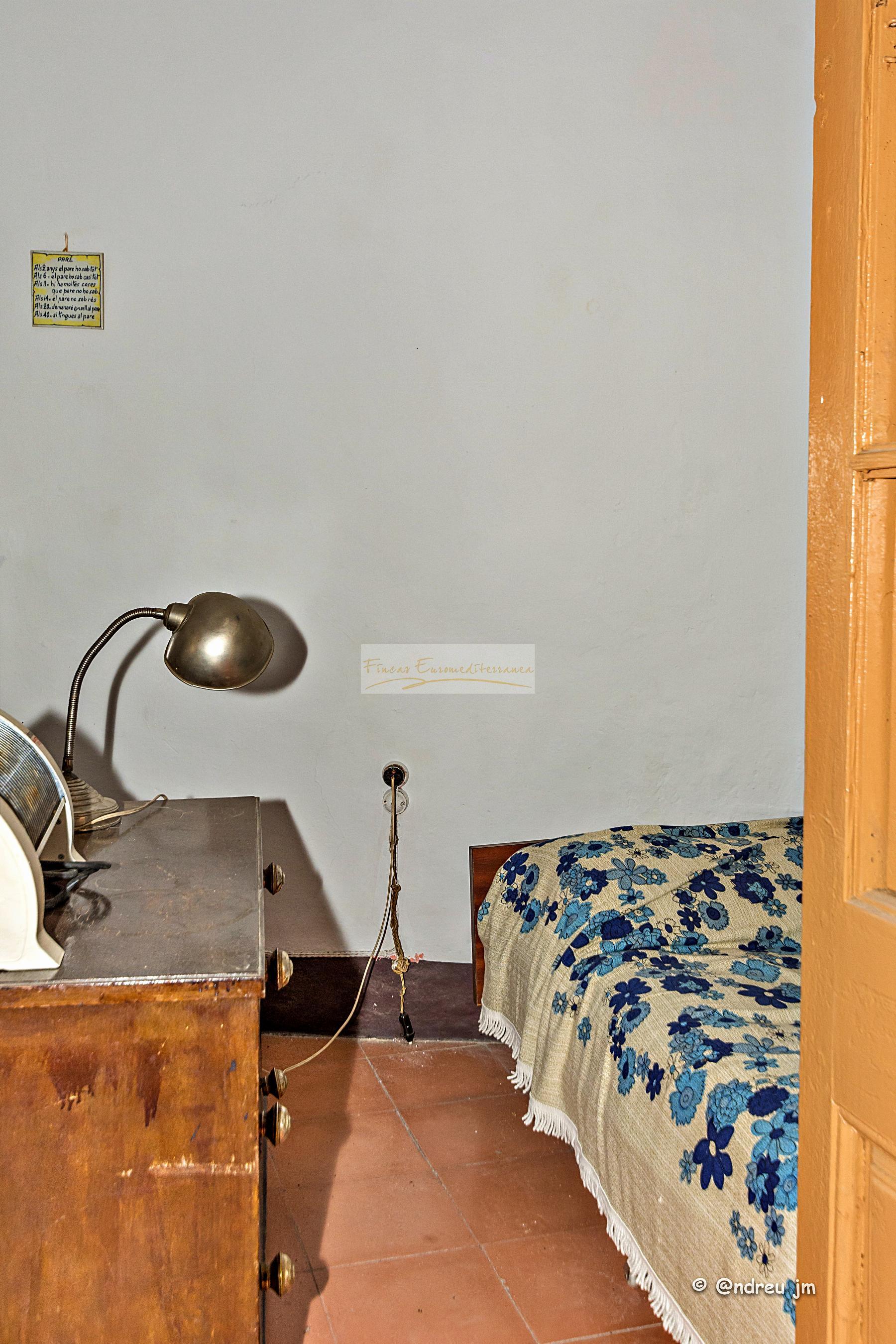 For sale of house in Montmaneu