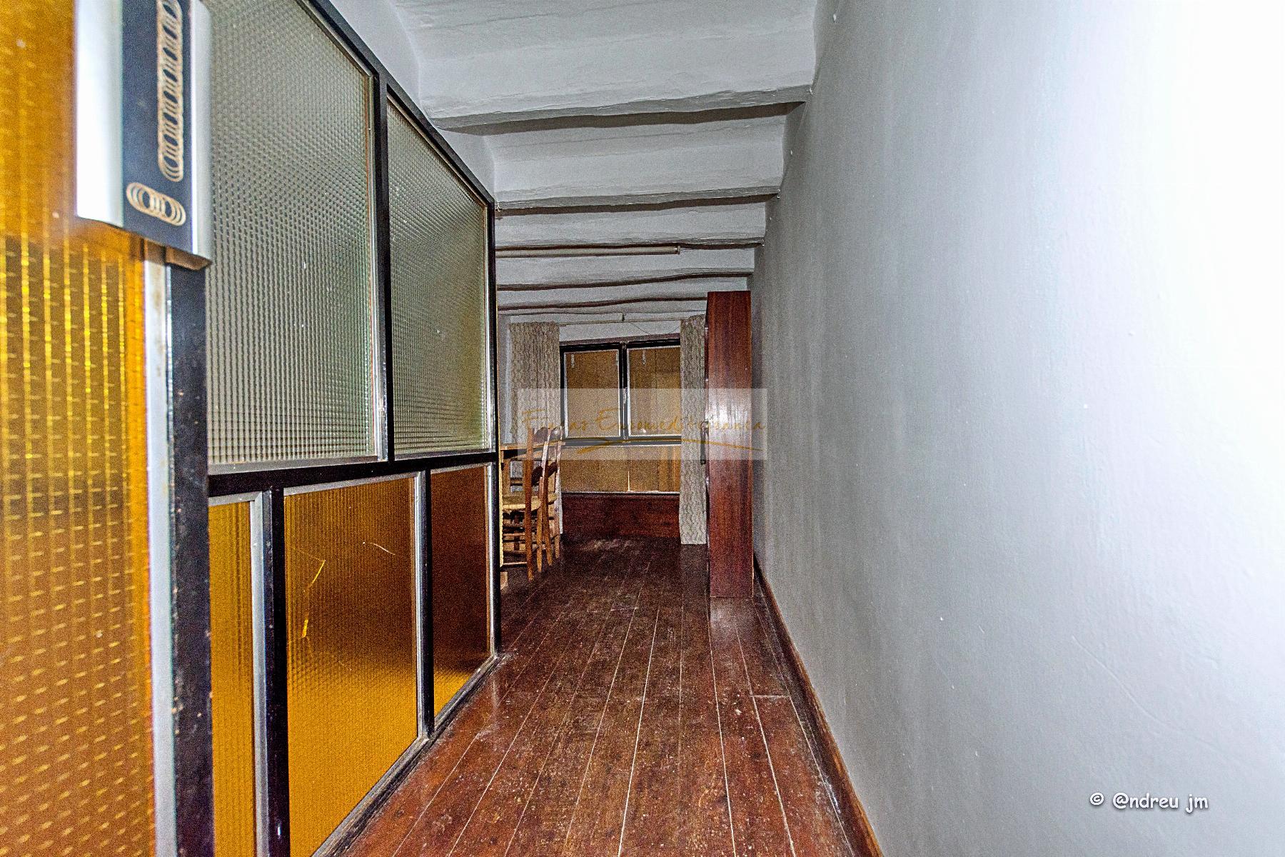 For sale of house in Montmaneu