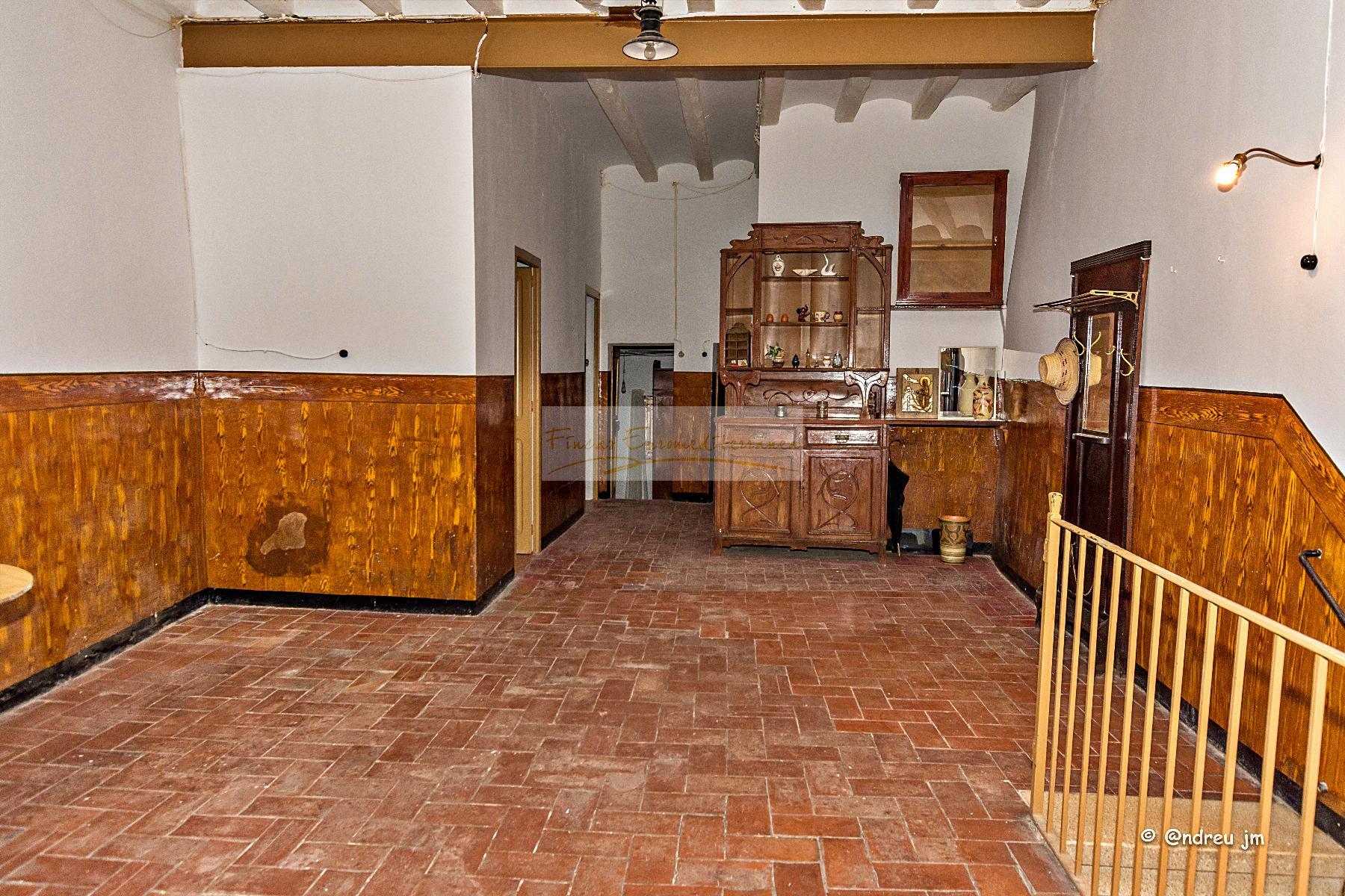 For sale of house in Montmaneu