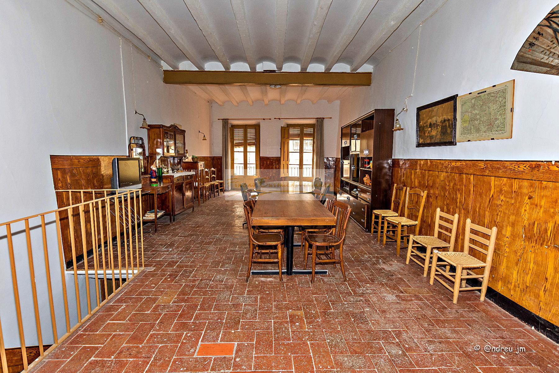 For sale of house in Montmaneu