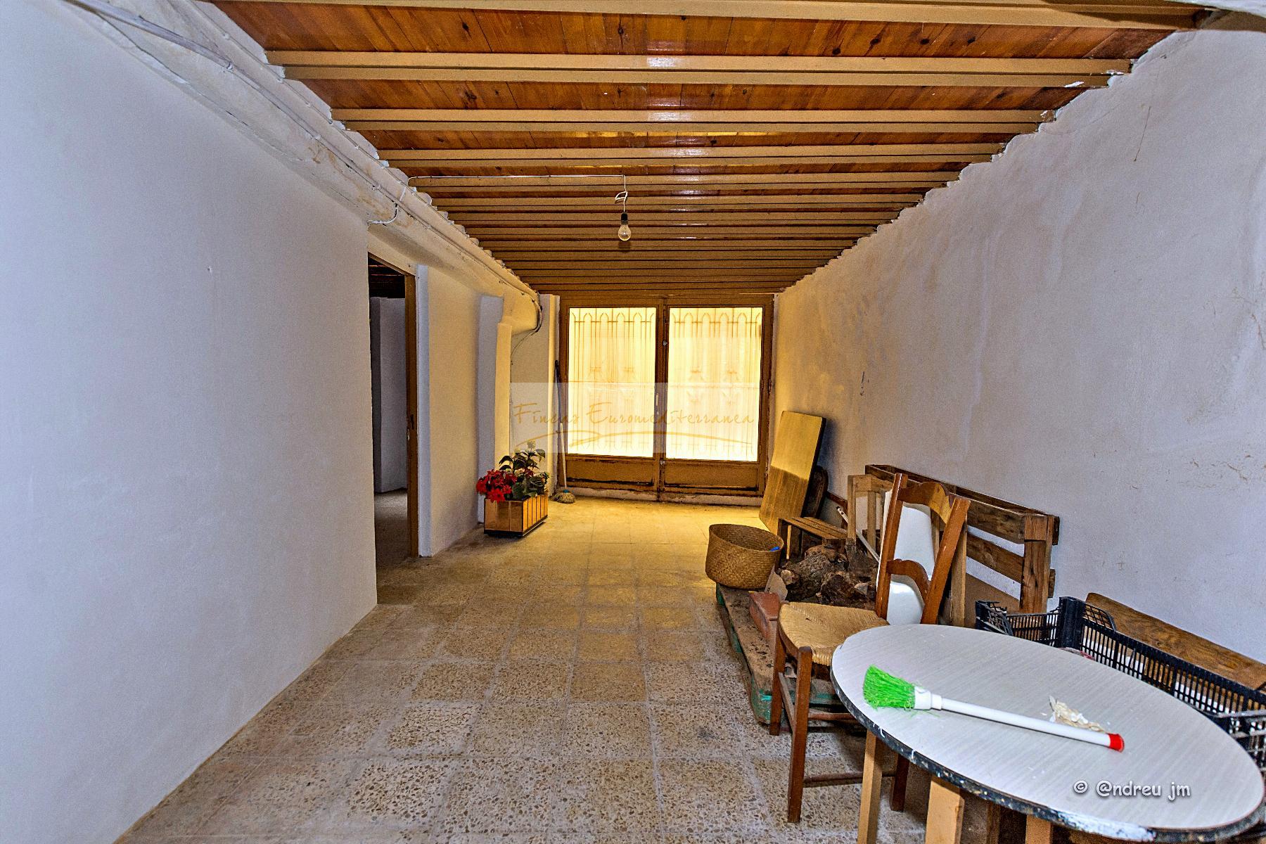 For sale of house in Montmaneu