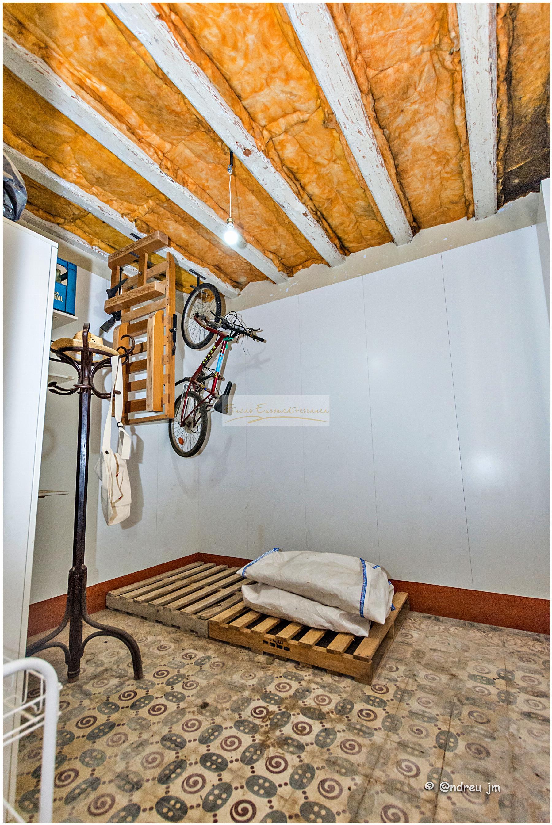 Venda de casa a Montmaneu