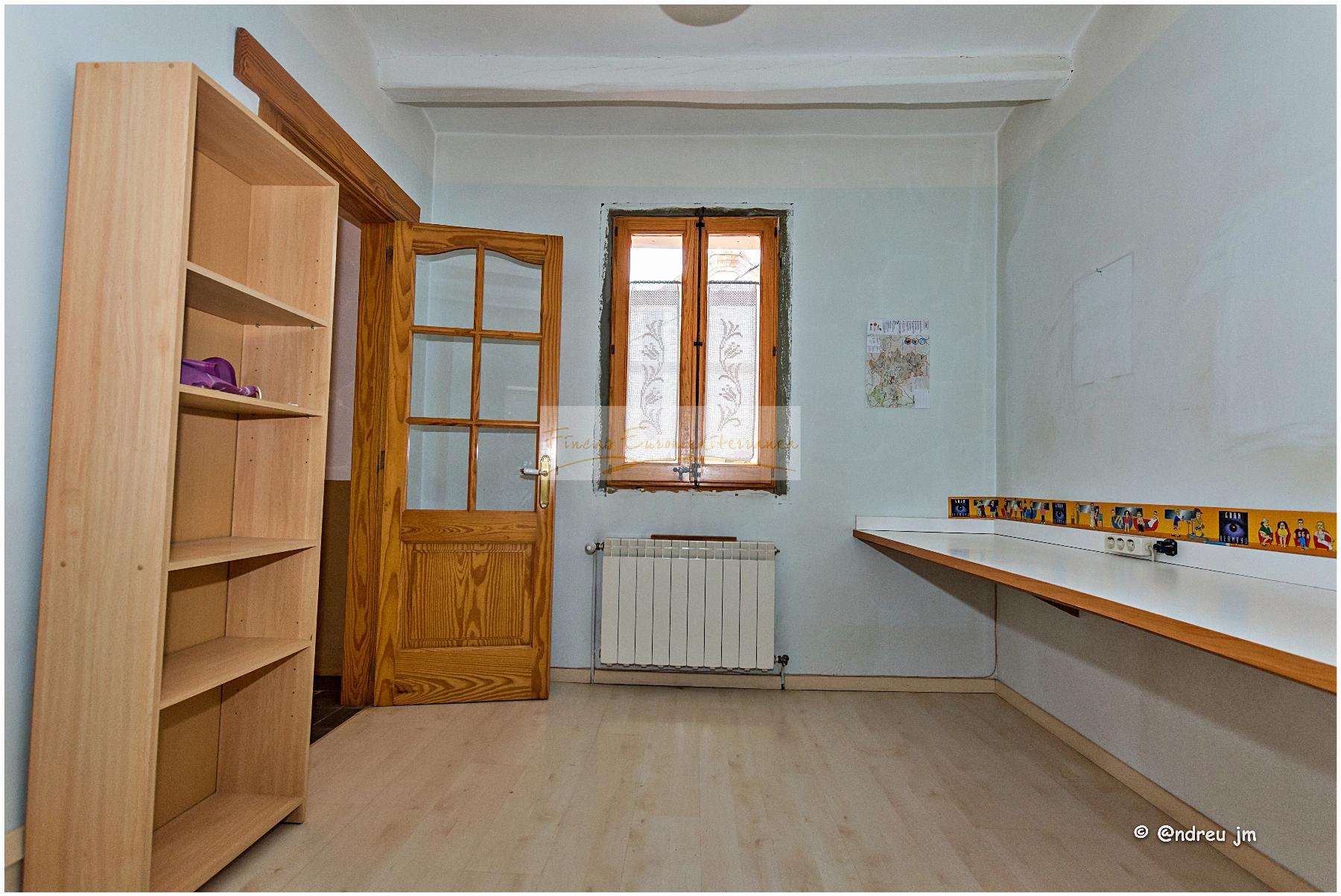 Venda de casa a Montmaneu