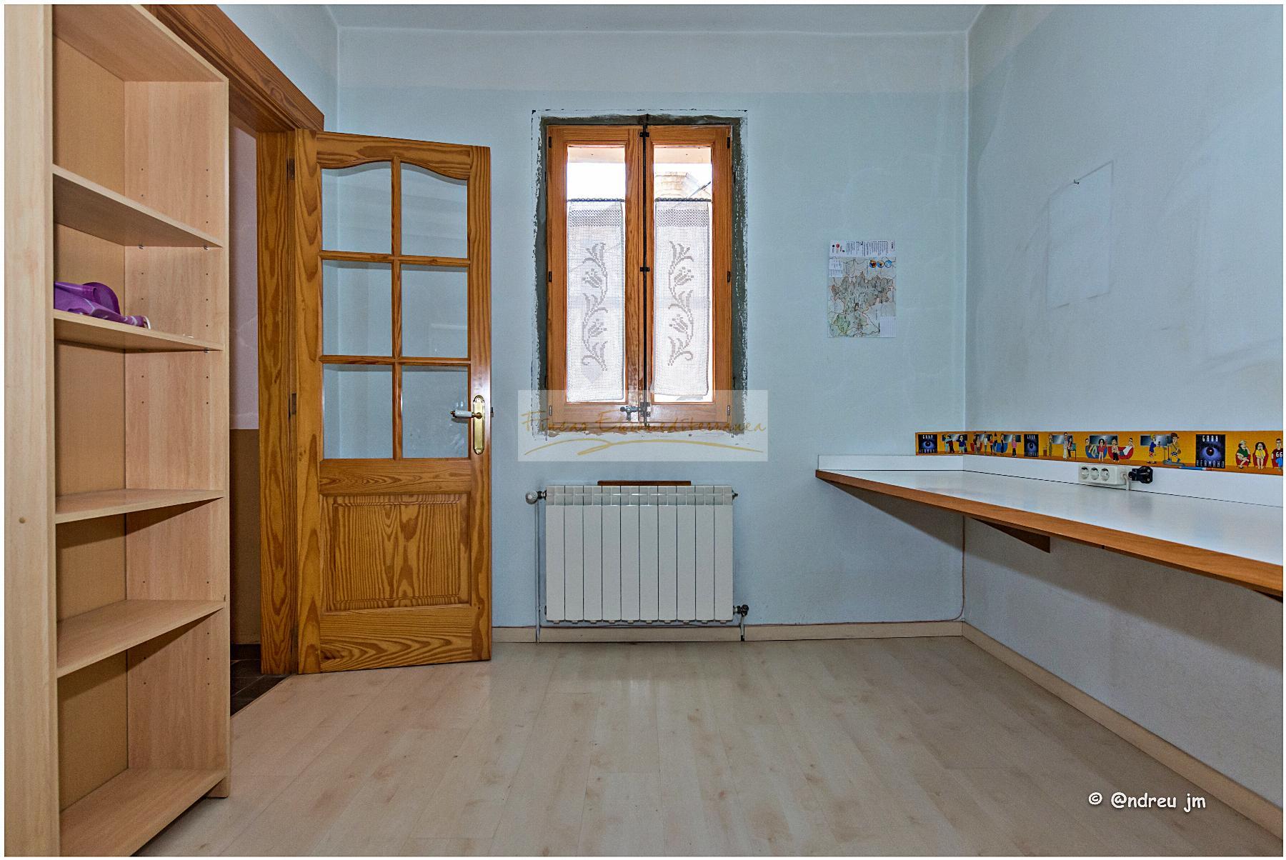 Venda de casa a Montmaneu