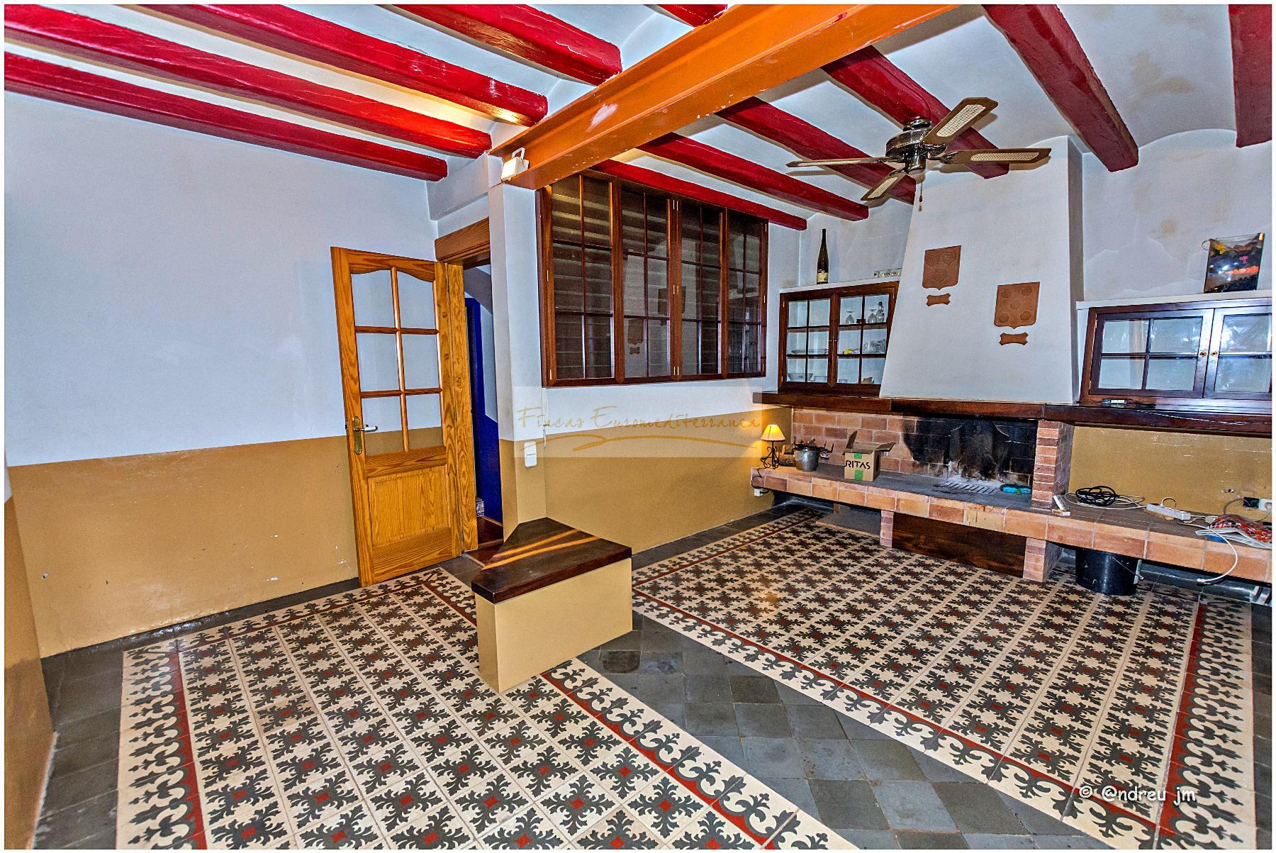 Venda de casa a Montmaneu