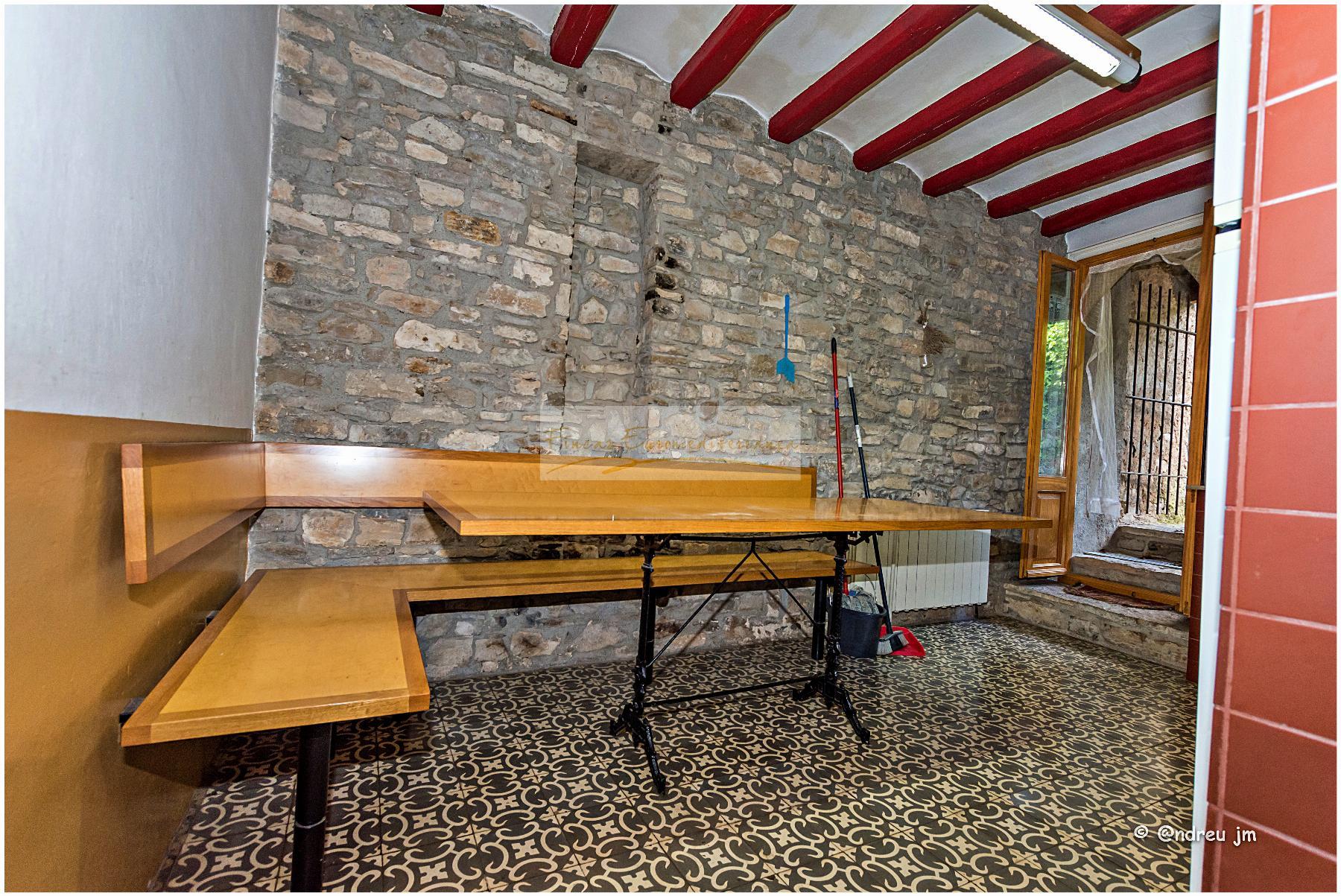 Venda de casa a Montmaneu