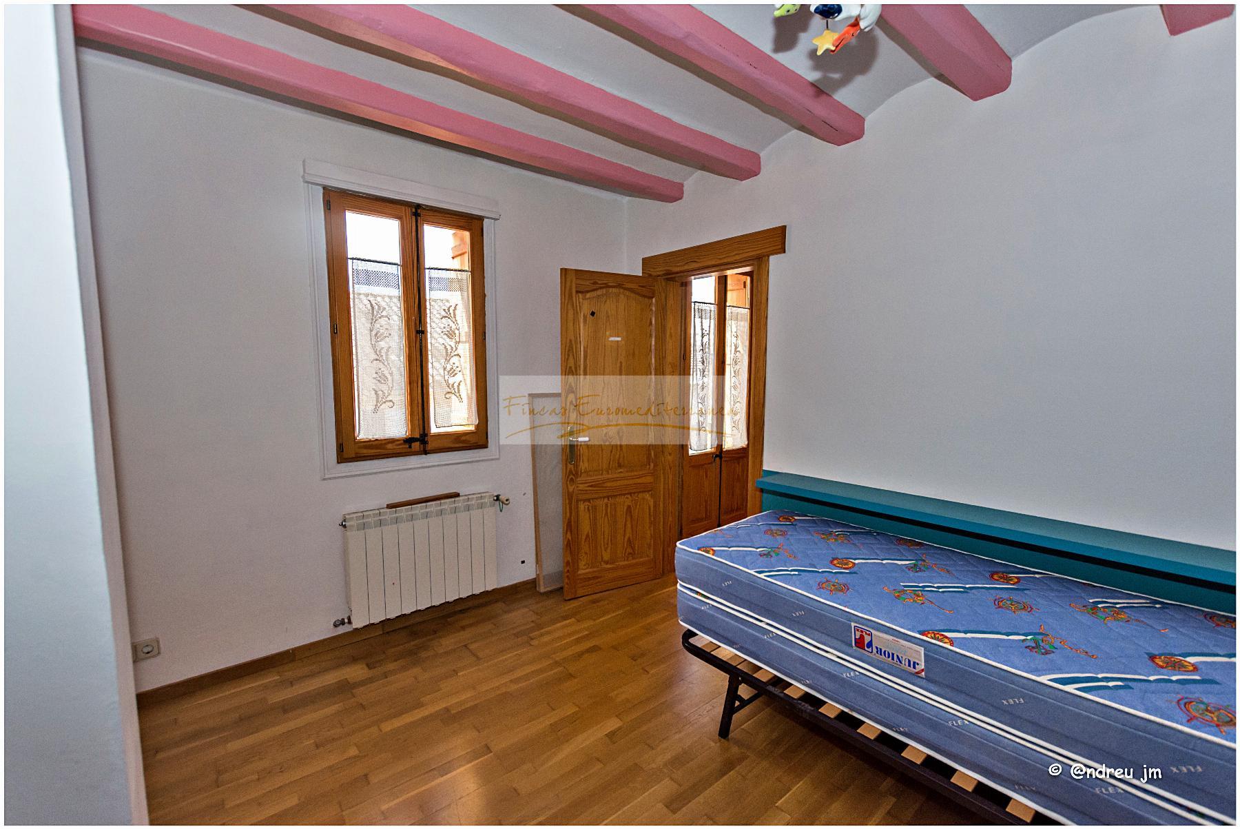 Venda de casa a Montmaneu