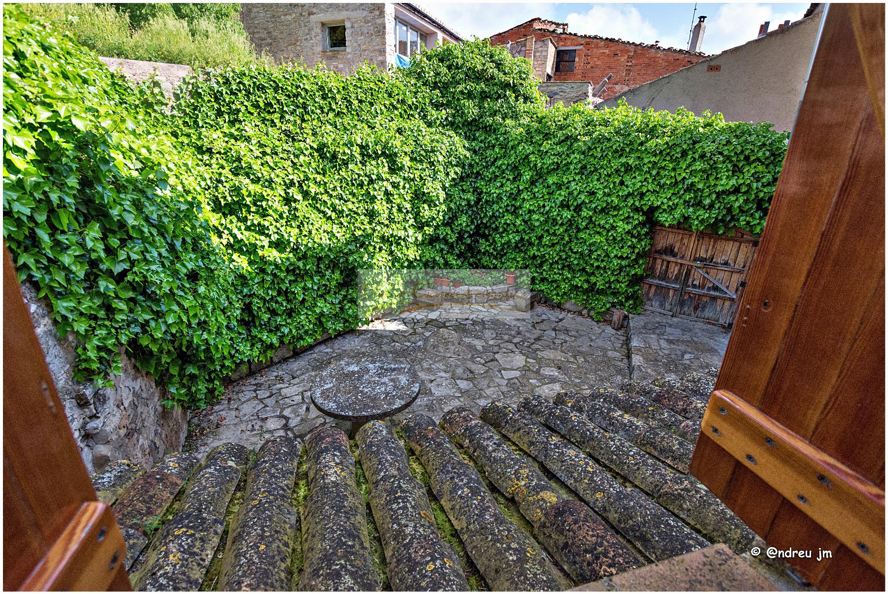 Venda de casa a Montmaneu