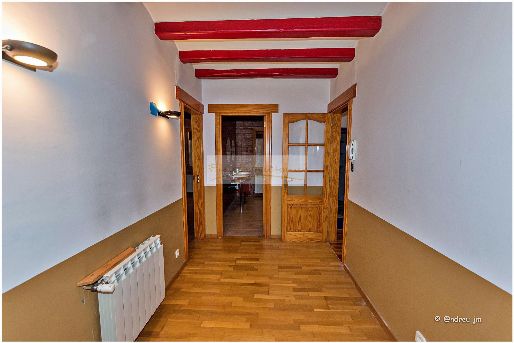 Venda de casa a Montmaneu