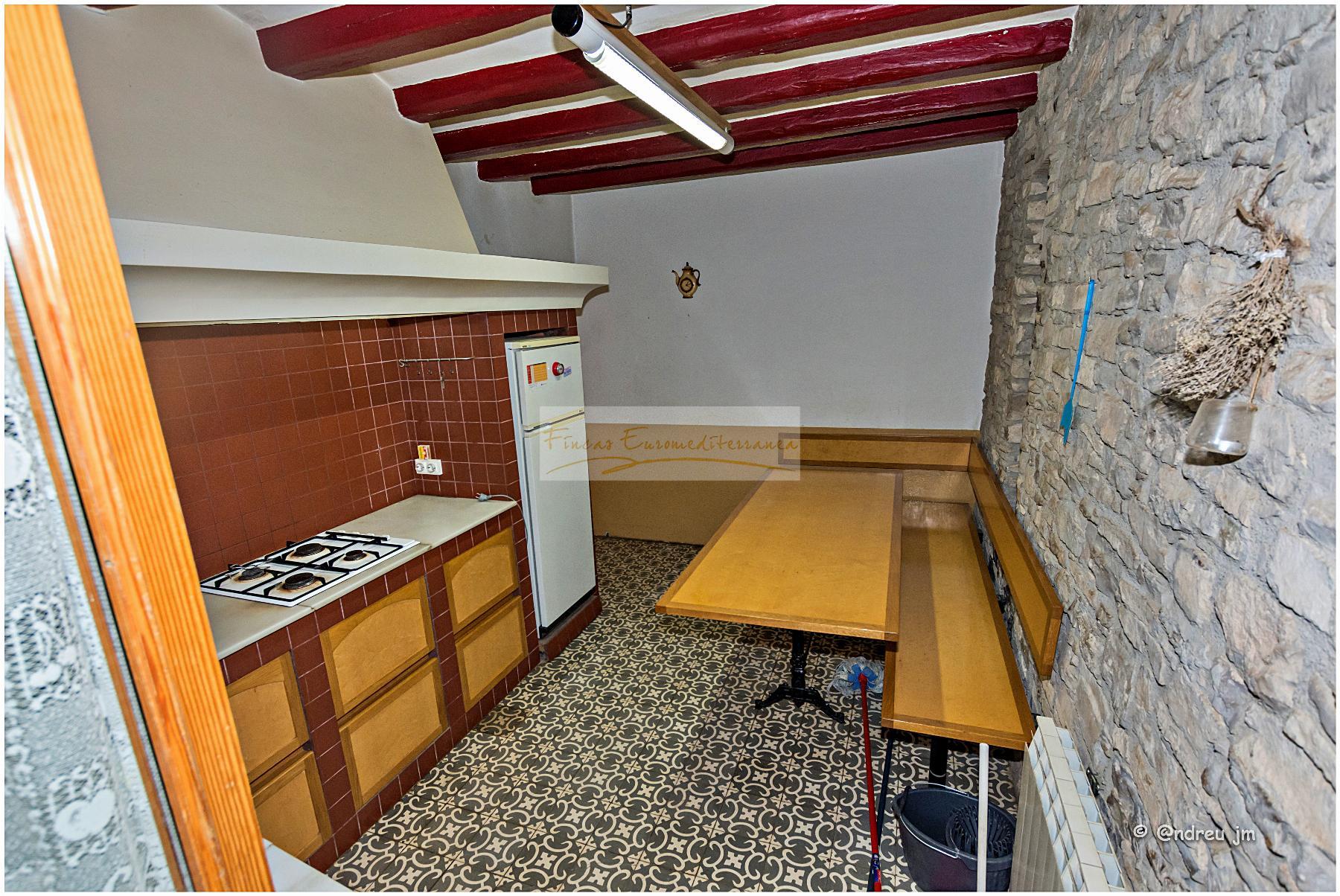 Venda de casa a Montmaneu