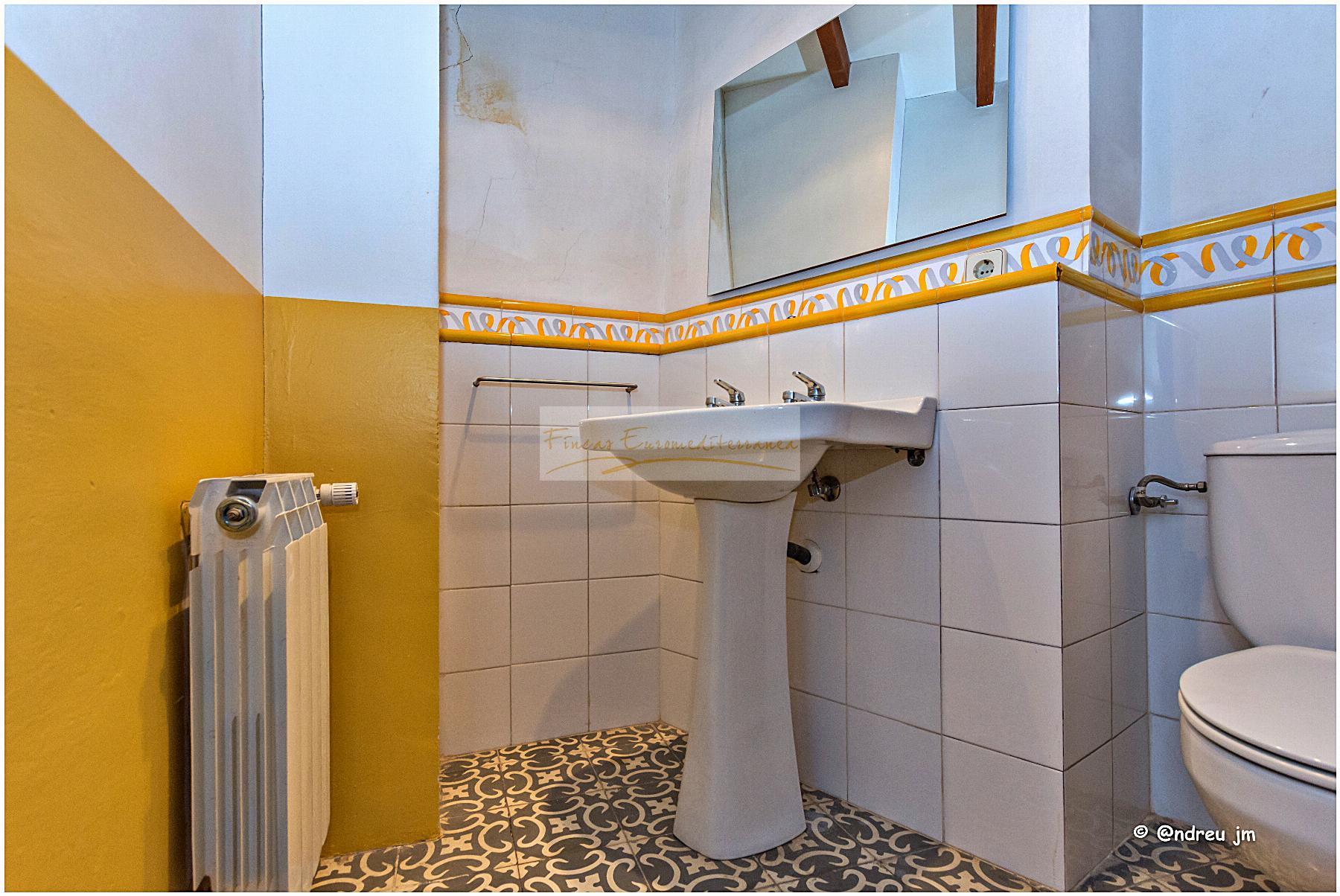 Venda de casa a Montmaneu