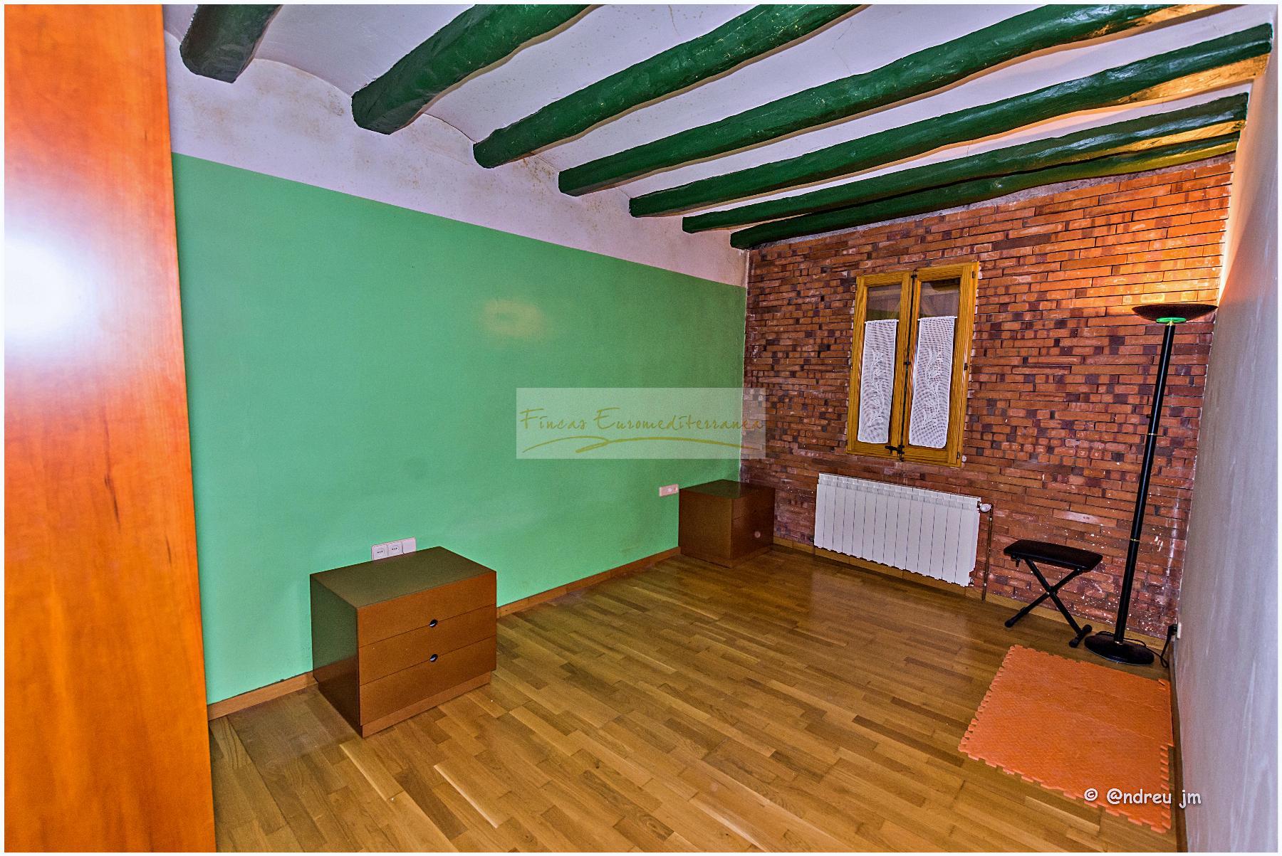 Venda de casa a Montmaneu