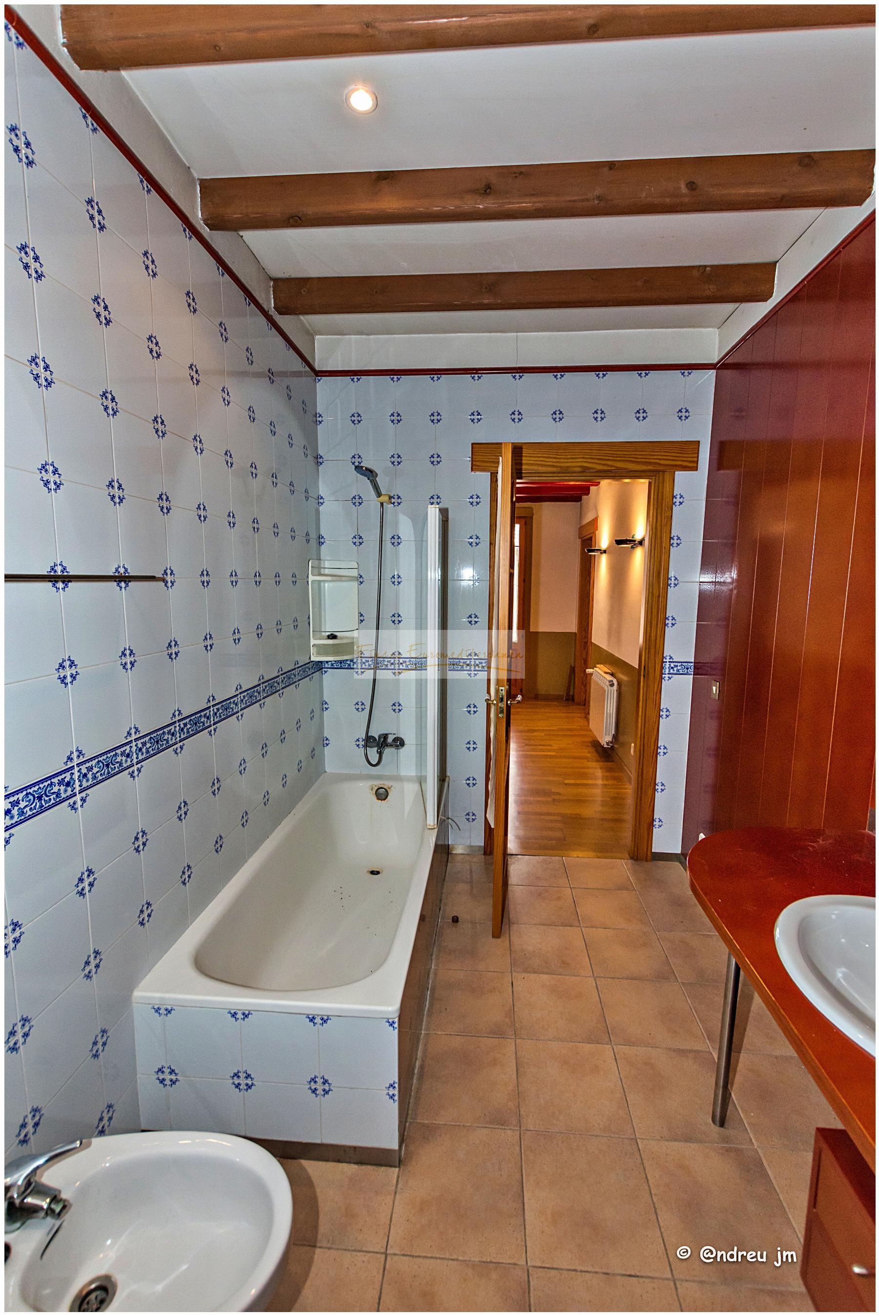 Venda de casa a Montmaneu