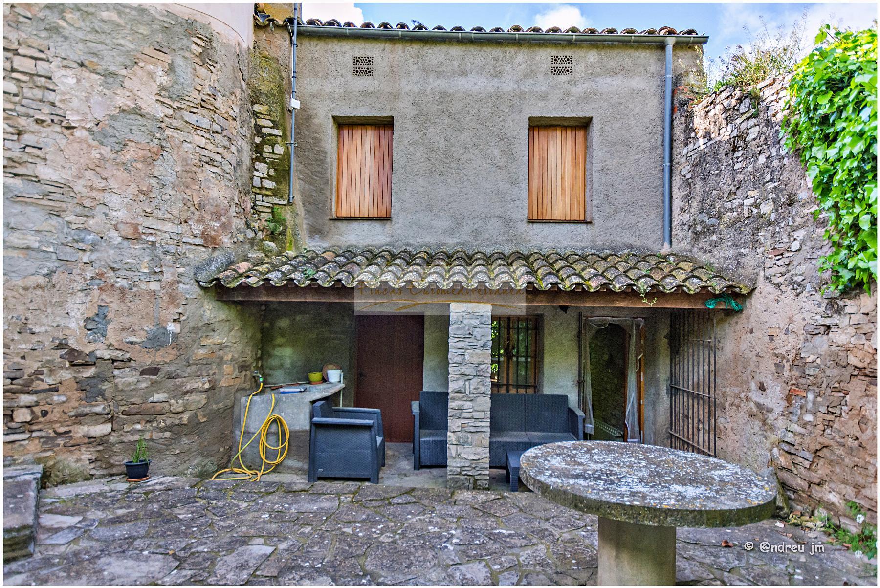 Venda de casa a Montmaneu