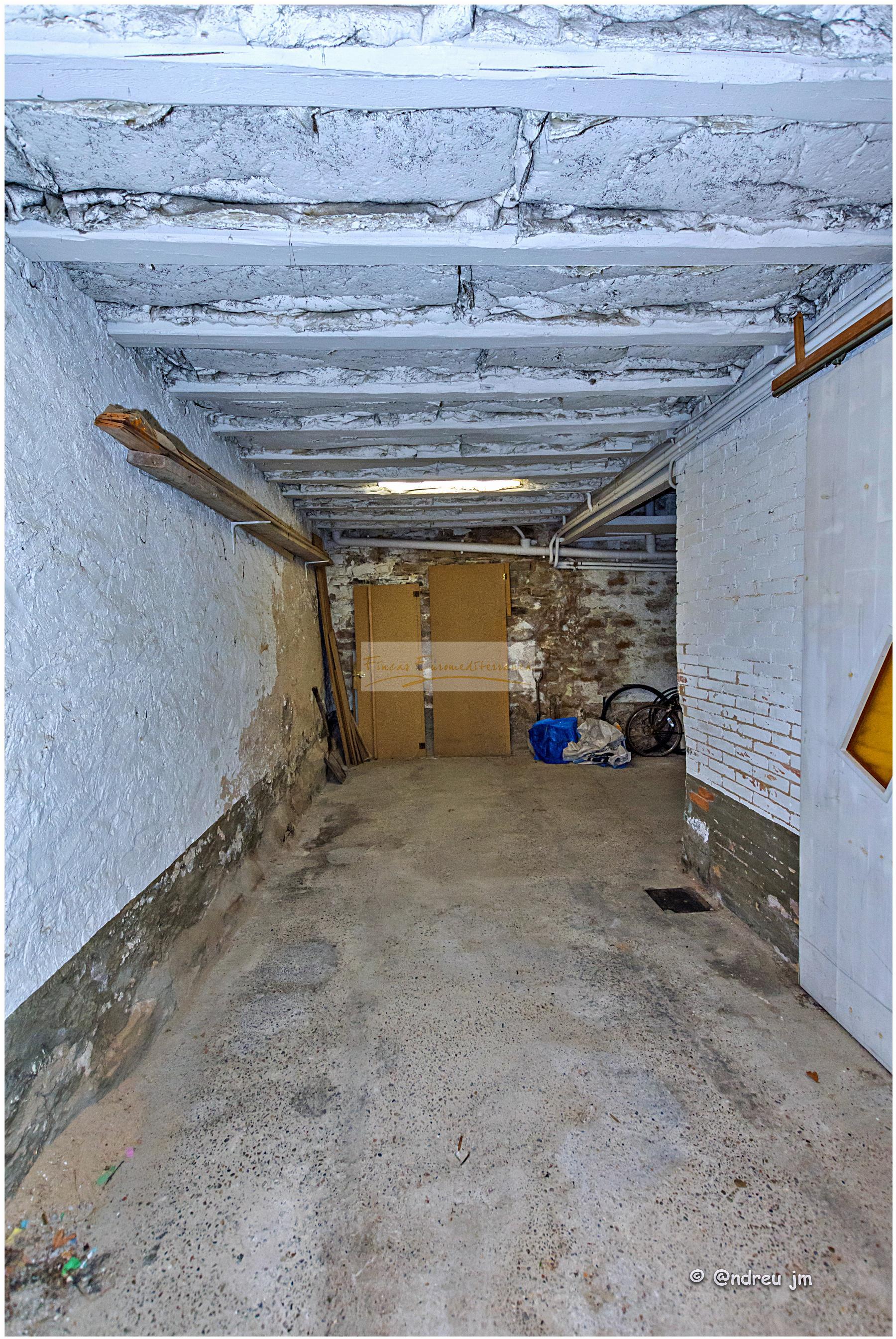 Venda de casa a Montmaneu