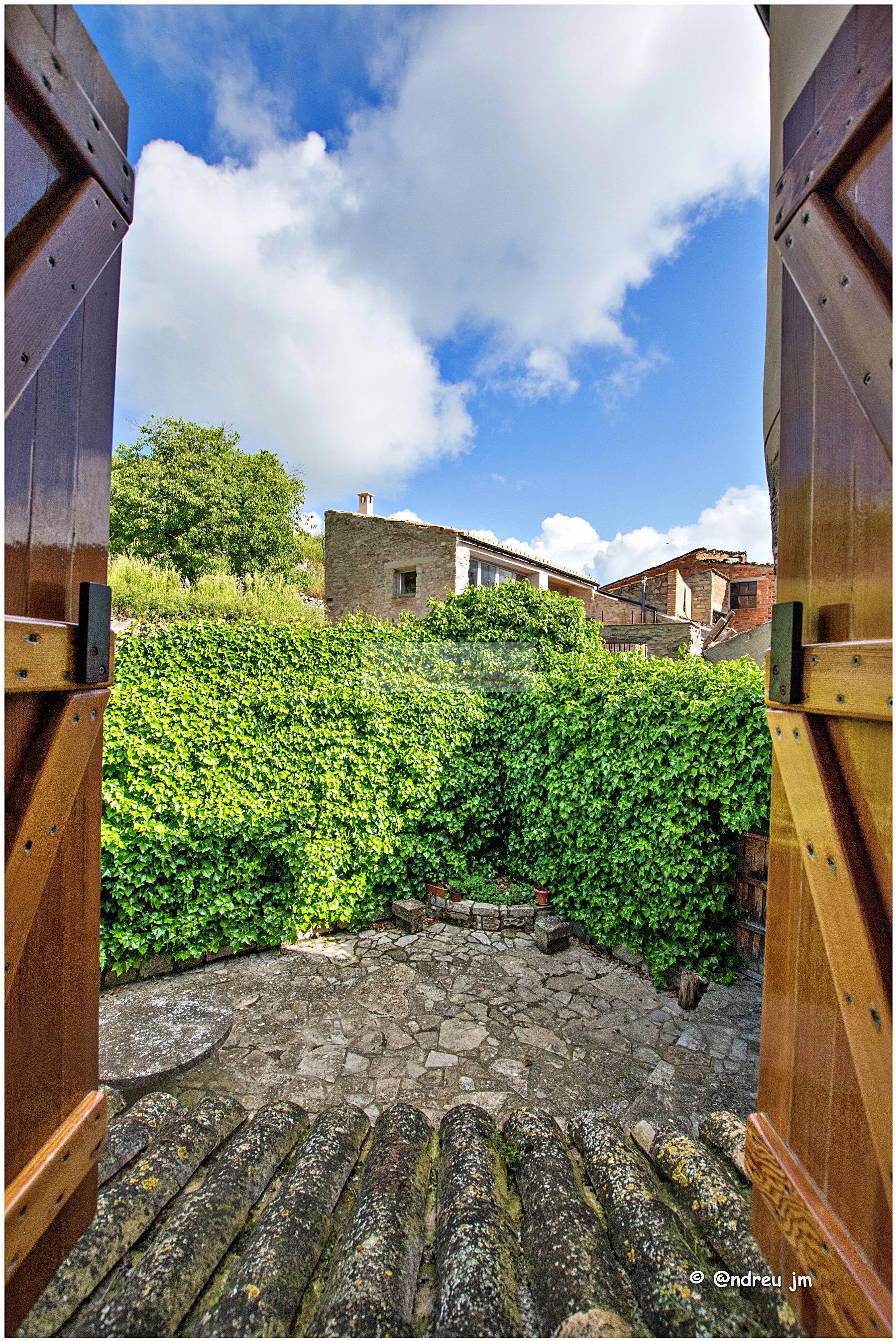 Venda de casa a Montmaneu