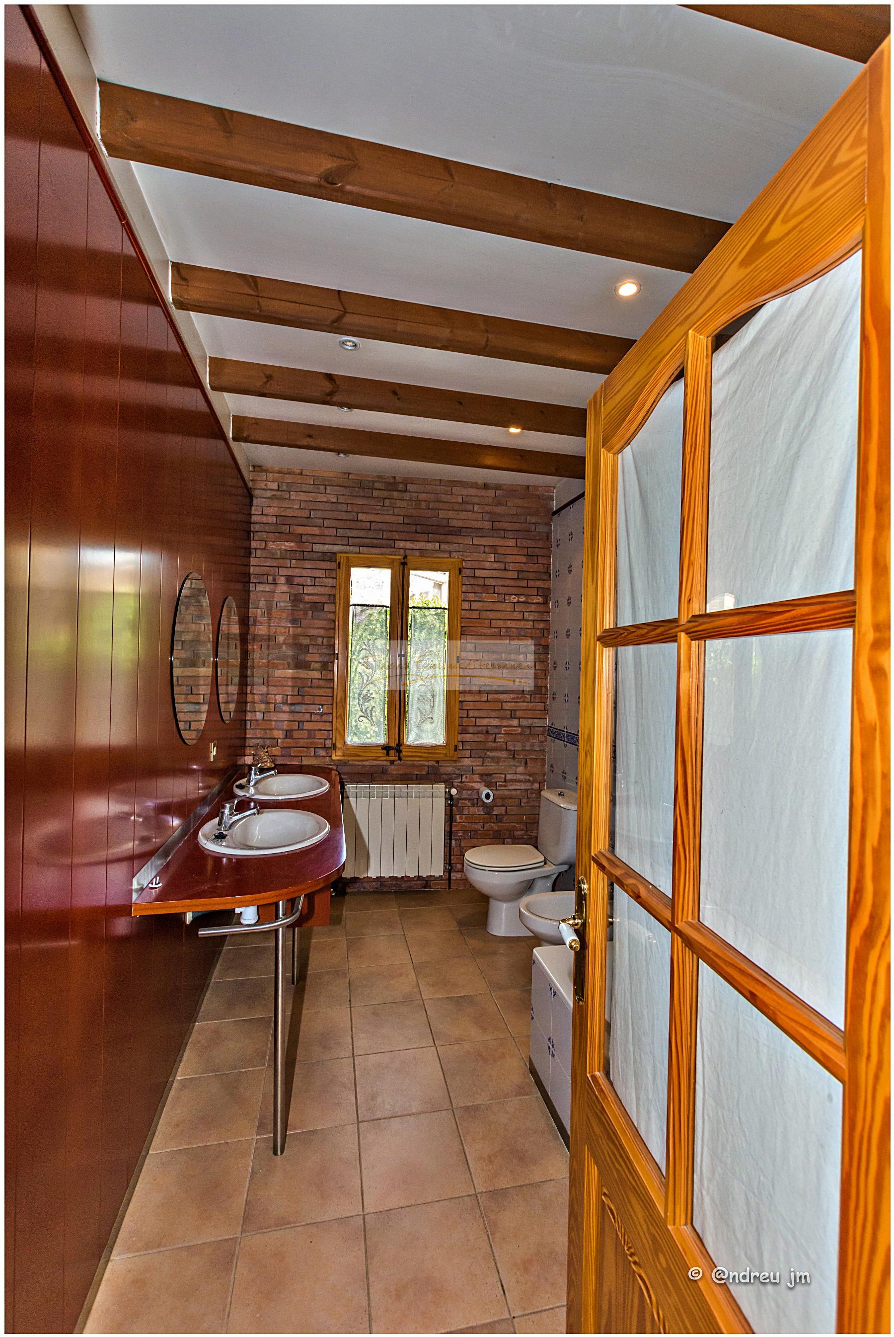 Venda de casa a Montmaneu