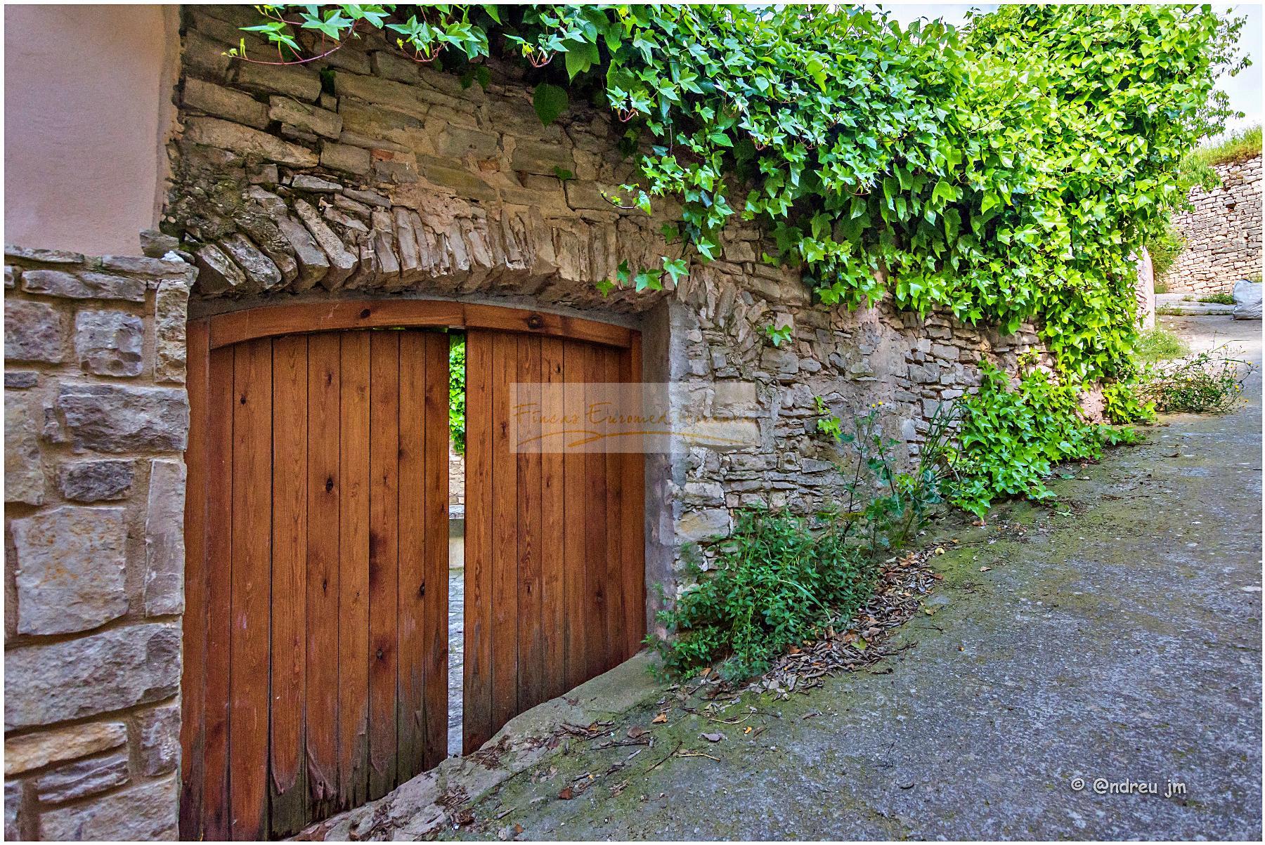 Venda de casa a Montmaneu