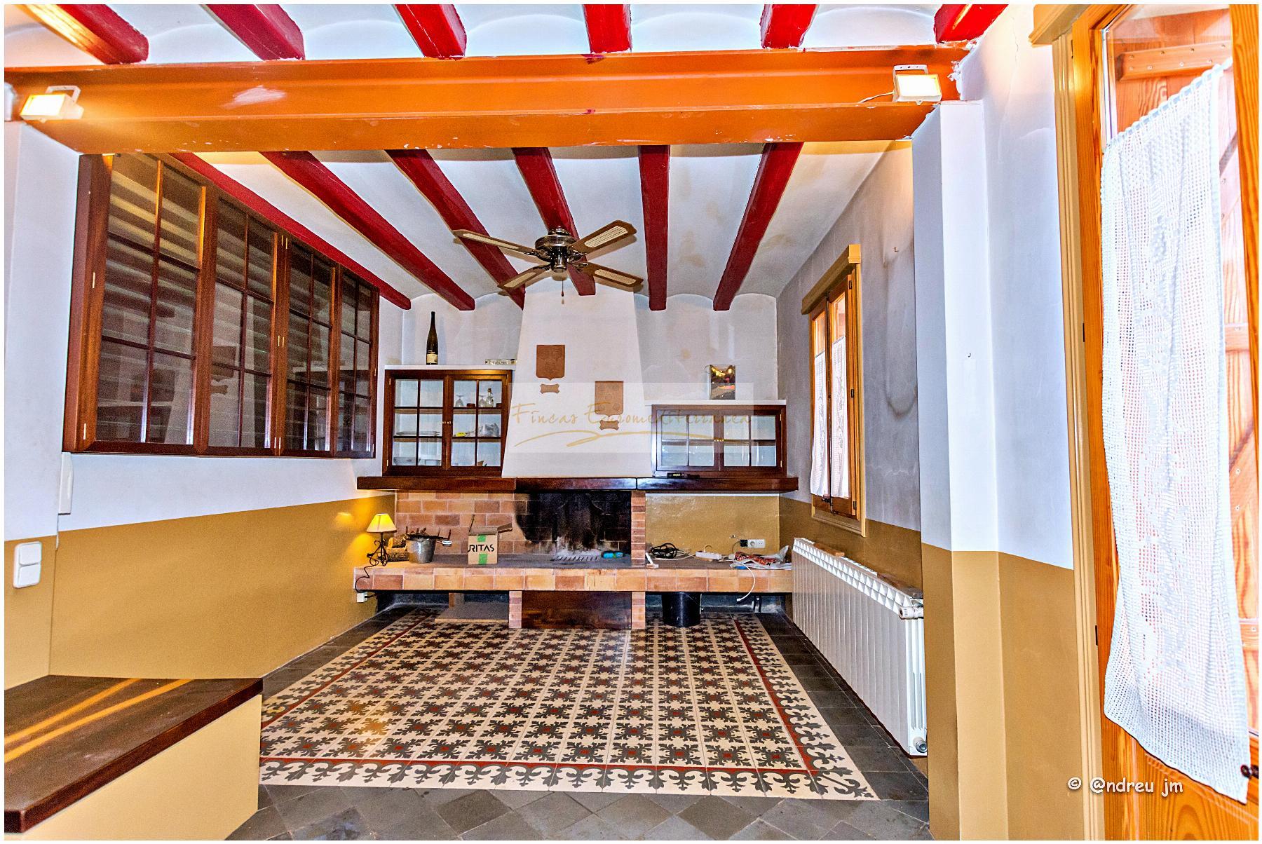 Venda de casa a Montmaneu