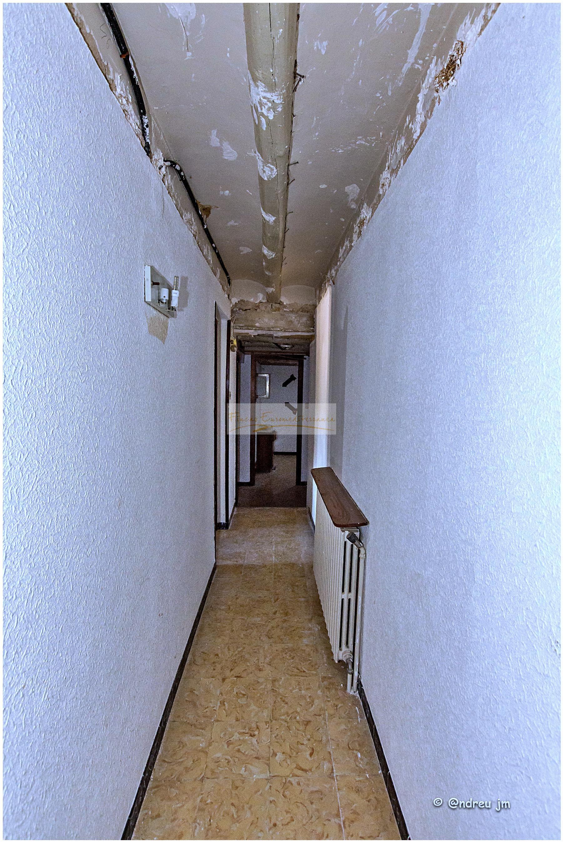 Venda de casa a Montmaneu