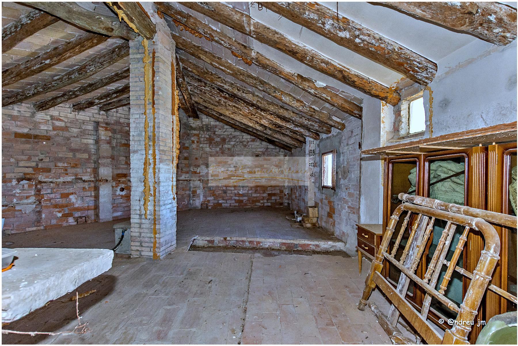 Venda de casa a Montmaneu