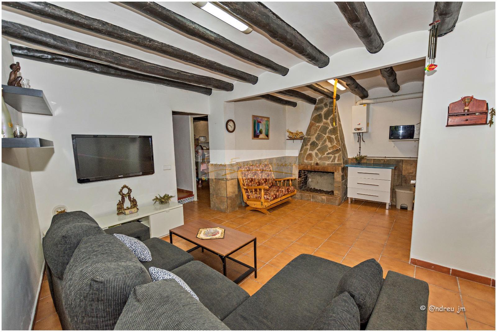 Venda de casa a Montmaneu