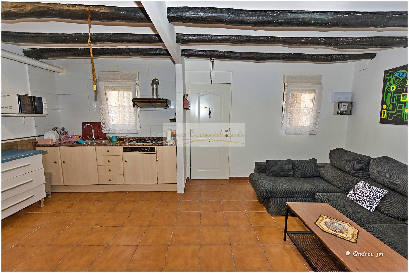 Venda de casa a Montmaneu