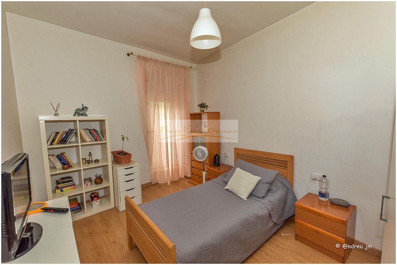 Venda de casa a Montmaneu