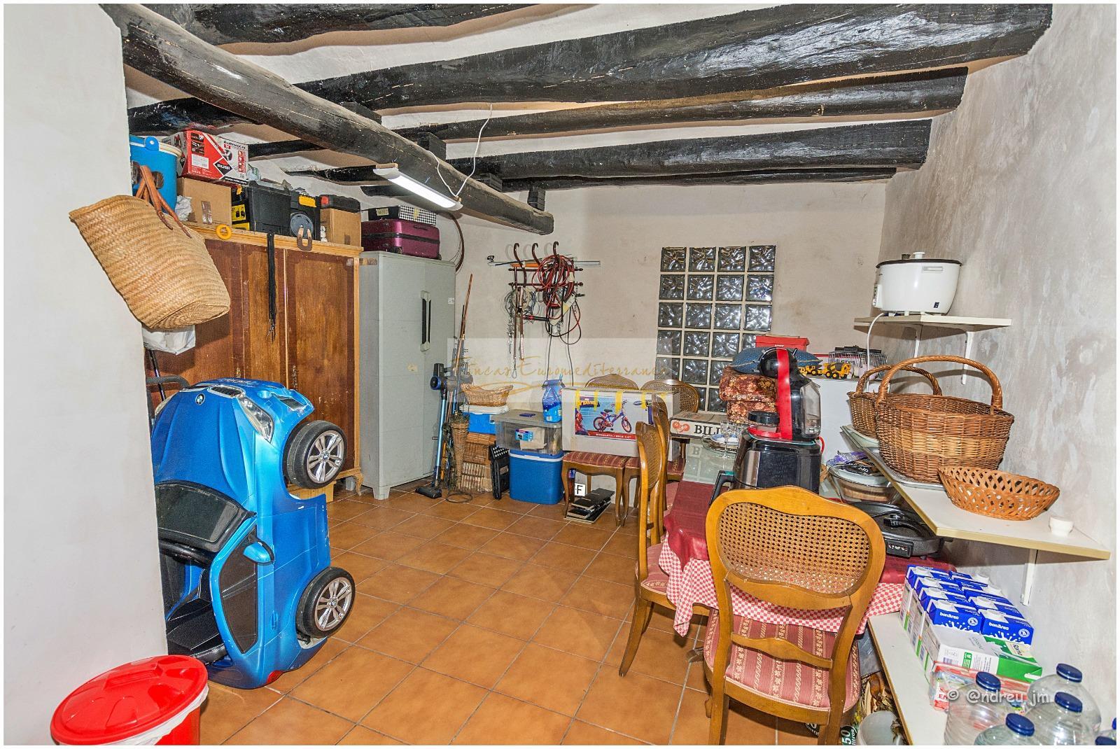 Venda de casa a Montmaneu